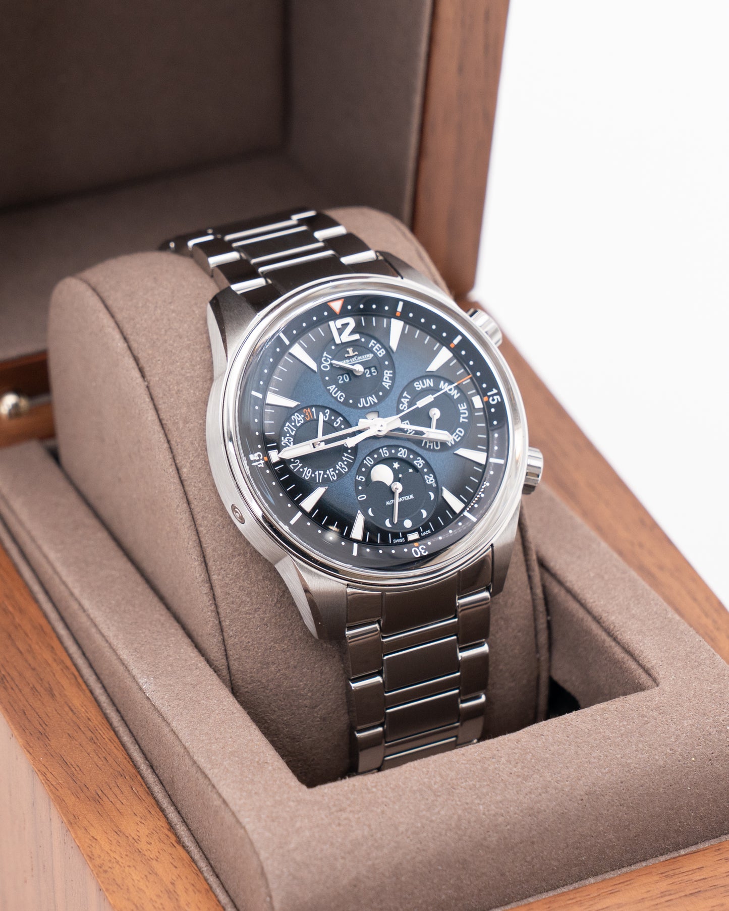 Jaeger LeCoultre Polaris Perpetual Calendar 42mm Q9088180 Blue Fume Dial 2023
