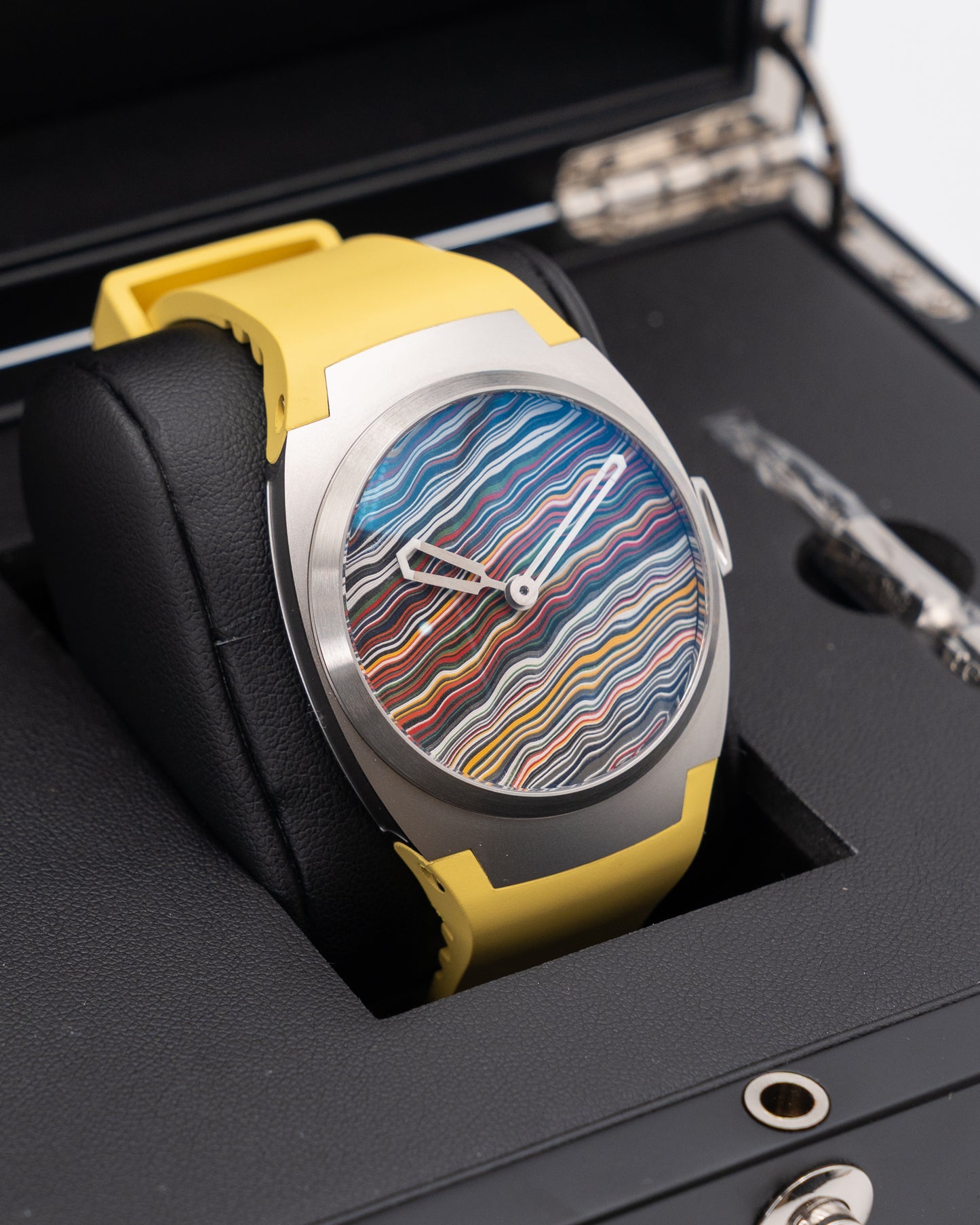 UNWORN Arcanaut Denmark ARC II Fordite Dial 2024