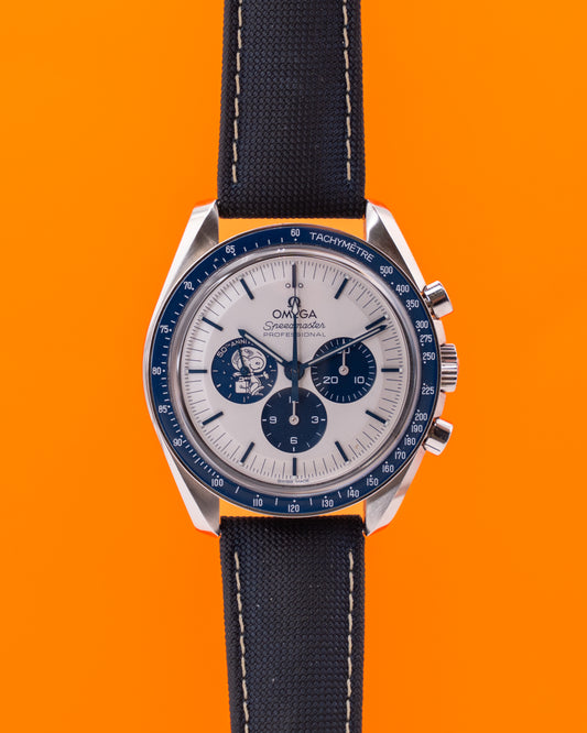 Omega Speedmaster Silver Snoopy Award 42mm 310.32.42.50.02.001 Co-axial Moonwatch