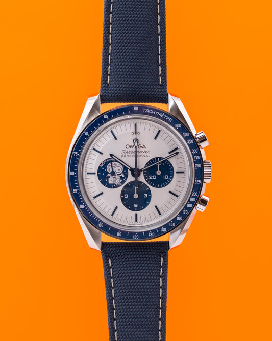 Omega Speedmaster Silver Snoopy Award 42mm 310.32.42.50.02.001 Co-axial Moonwatch 2025