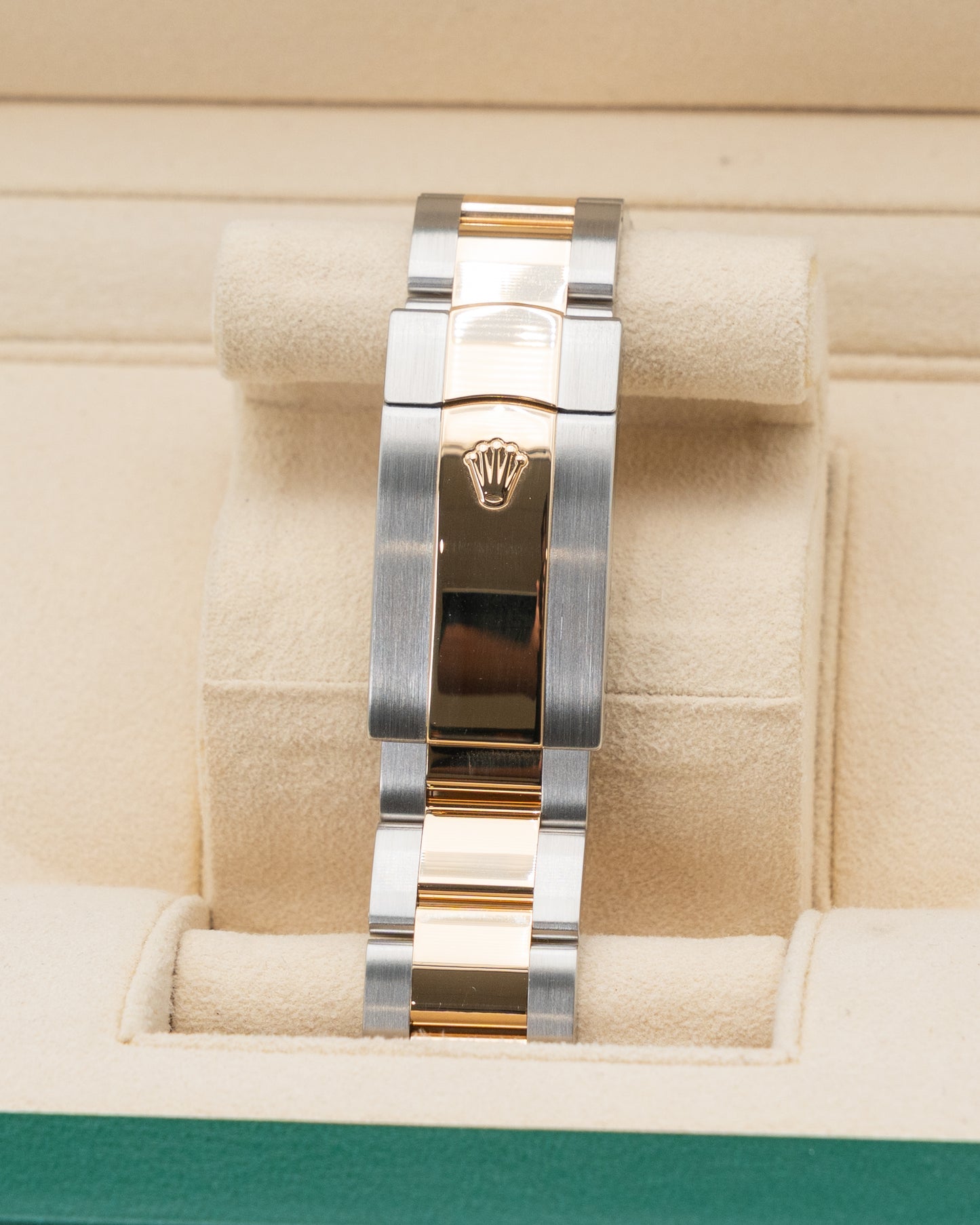 Rolex Skydweller 42mm 326933 Two Tone Yellow Black Dial 2020
