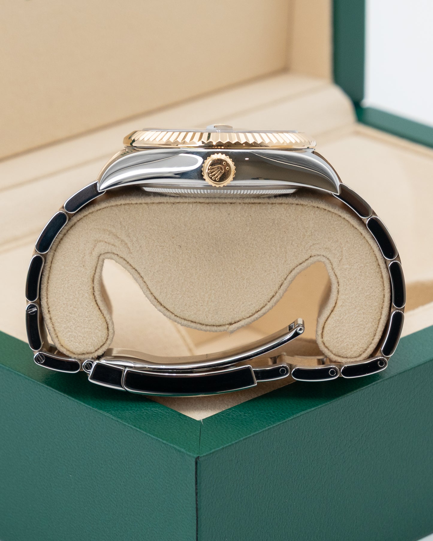 Rolex Skydweller 42mm 326933 Two Tone Yellow Black Dial 2020
