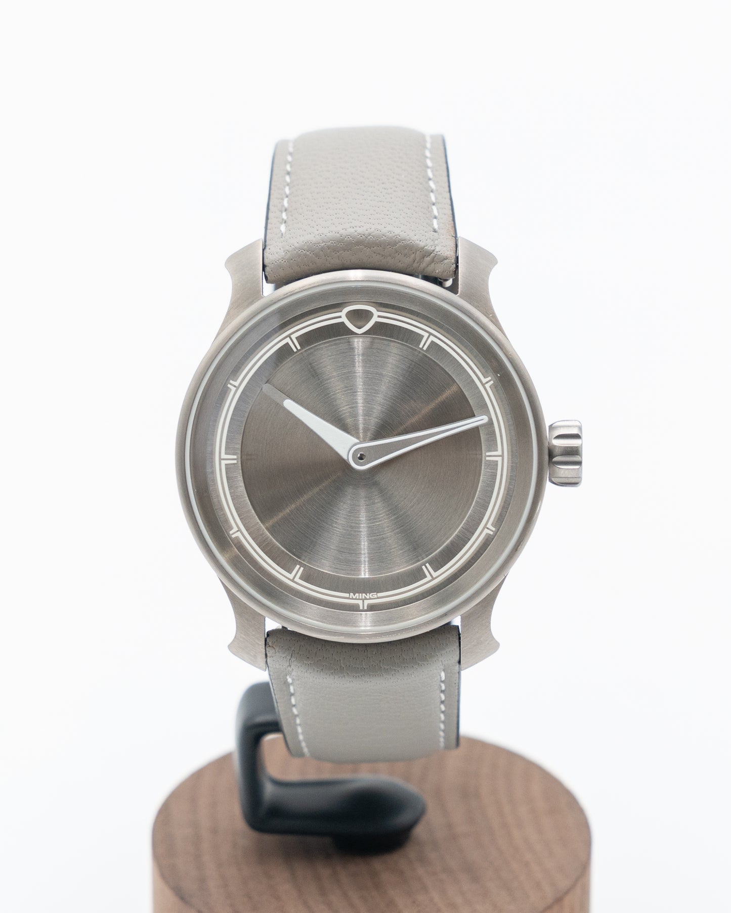 Ming 37.02 Titanium