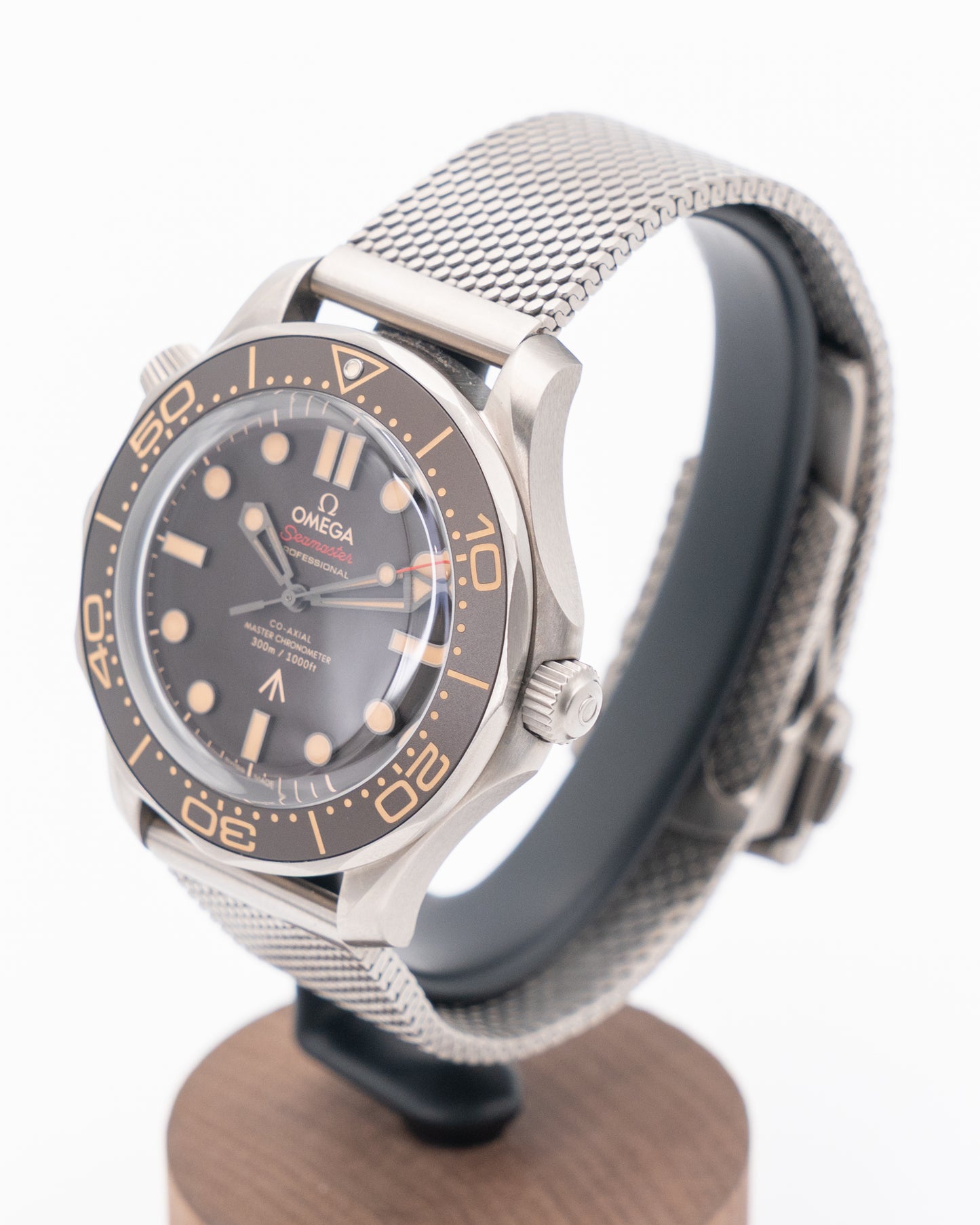 Omega Seamaster Diver 300m 42mm 210.90.42.20.01.001 James Bond 007 Edition Titanium 2025