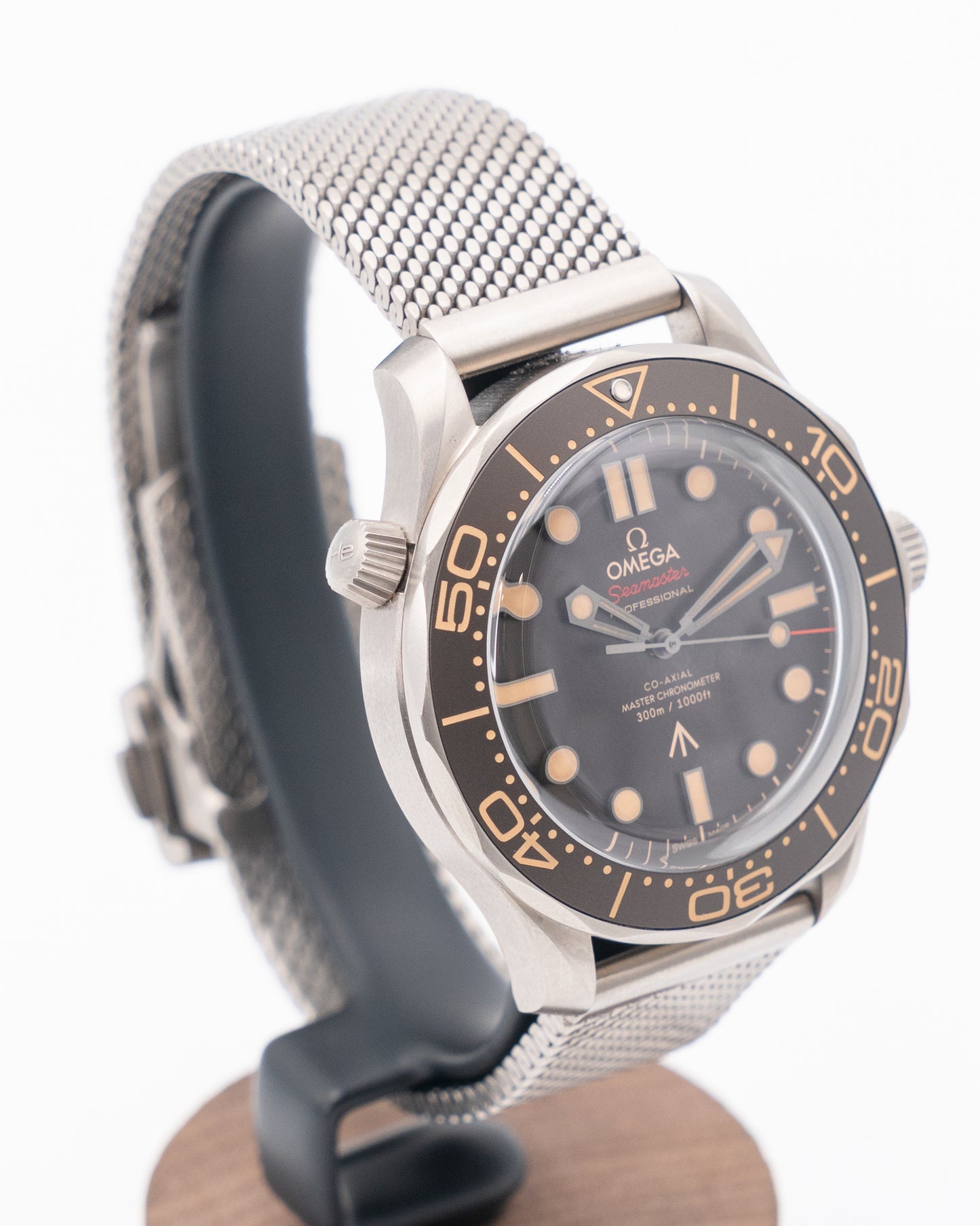 Omega Seamaster Diver 300m 42mm 210.90.42.20.01.001 James Bond 007 Edition Titanium 2025