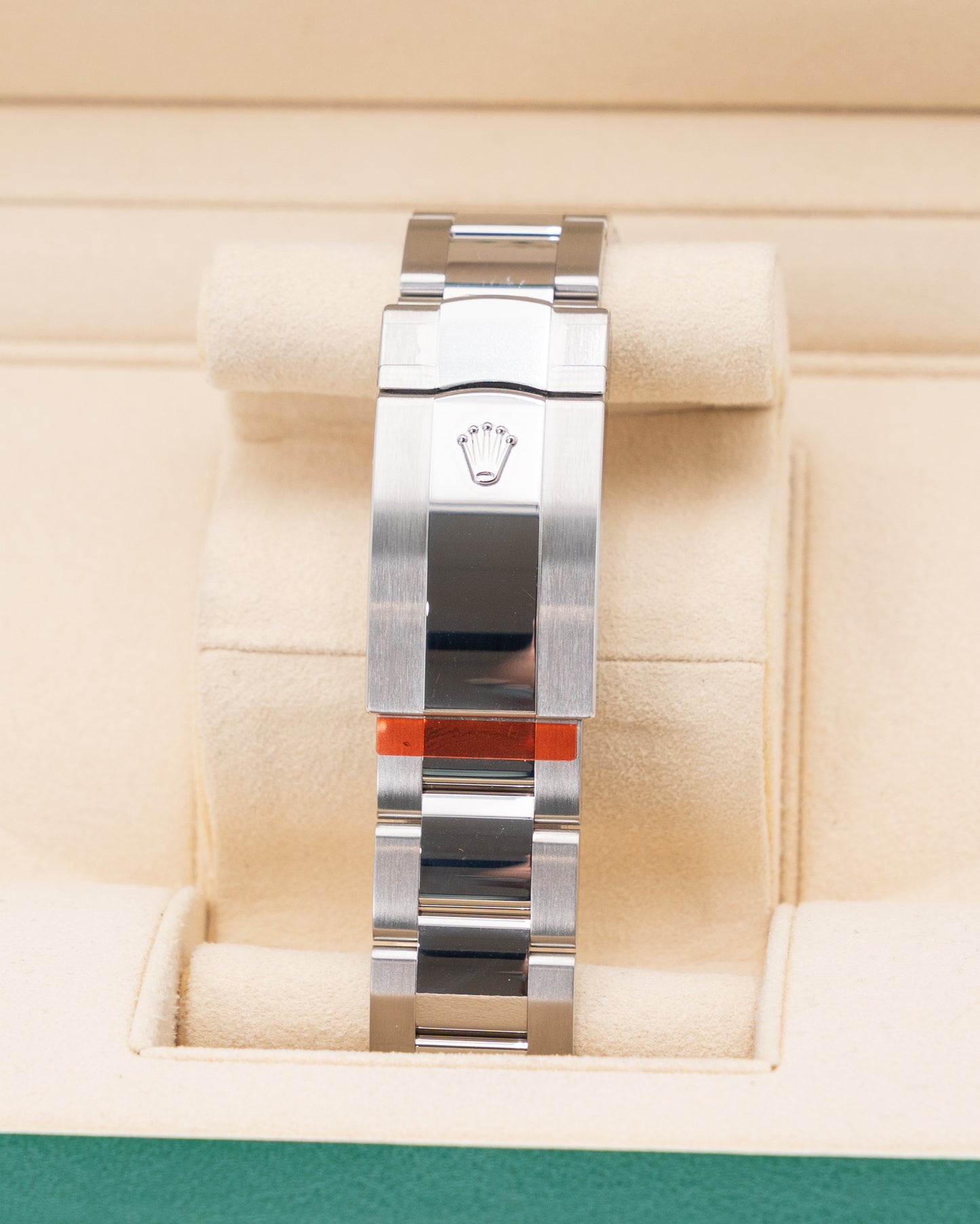 UNWORN NOS STICKERS Rolex Skydweller 42mm 326934 White Fluted Oyster 2020