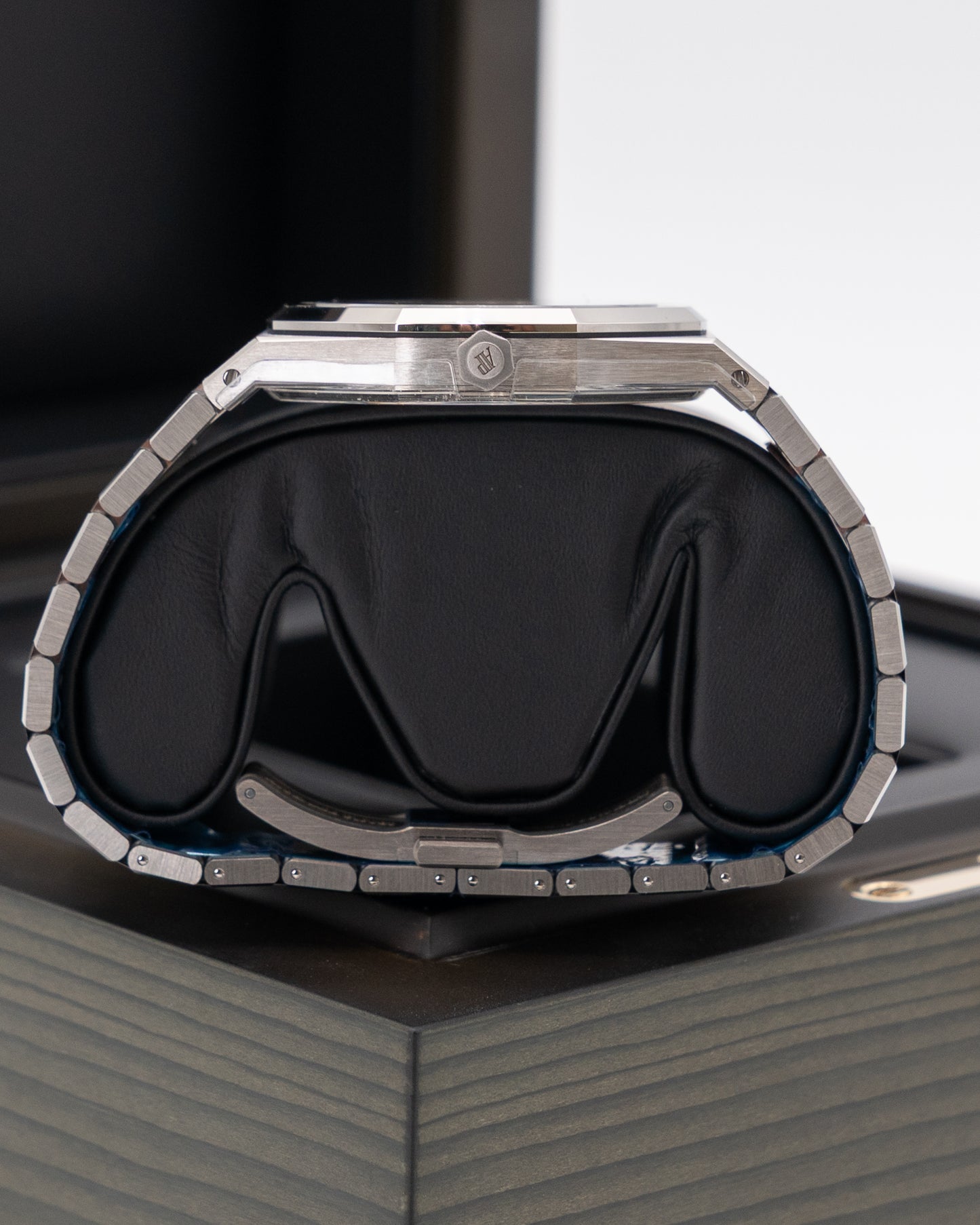 UNWORN Audemars Piguet Royal Oak Jumbo Extra Thin 39mm 16202XT Smoked Burgundy Dial