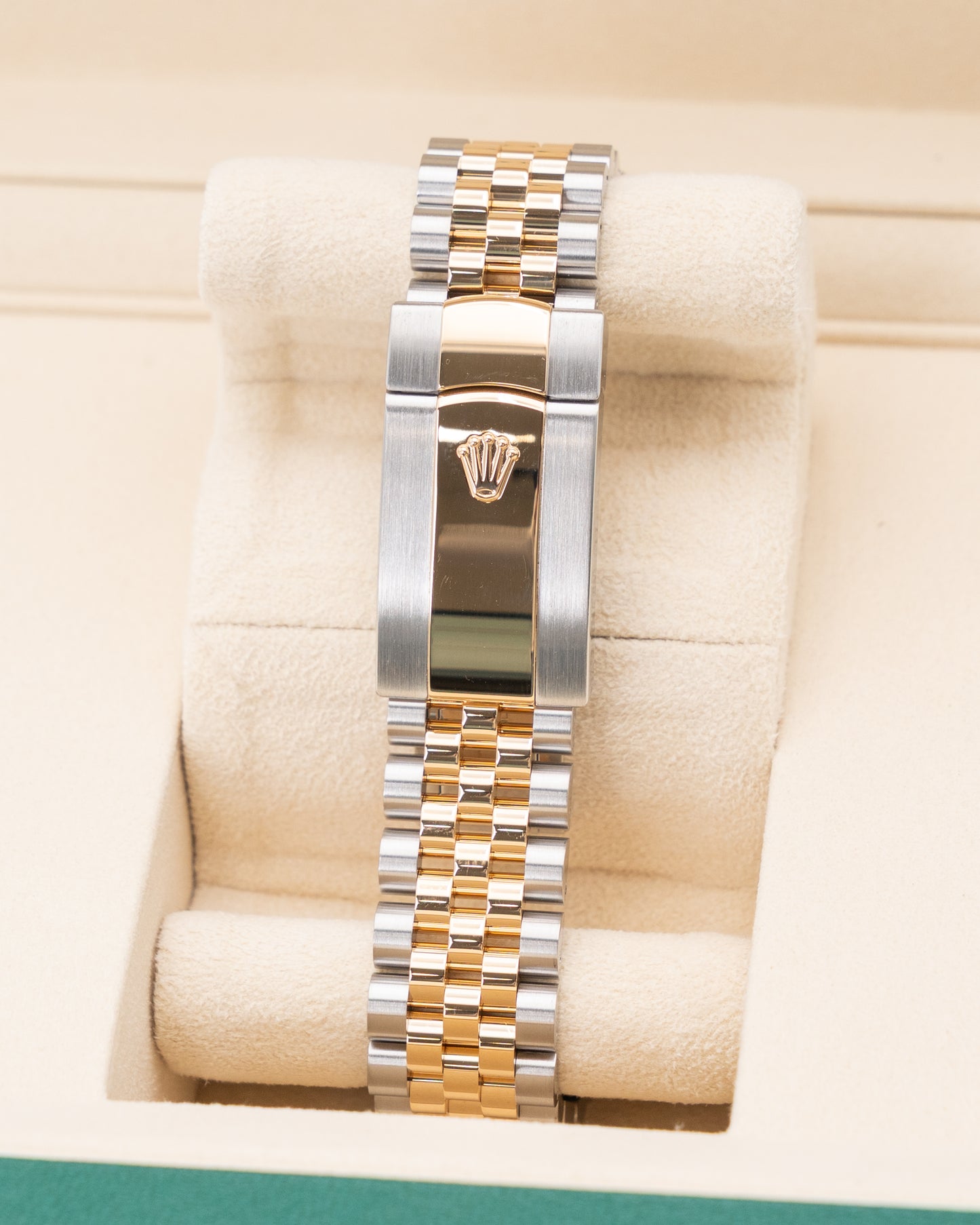 Rolex Datejust 36mm 126233 Yellow Gold Wimbledon Dial Fluted Jubilee 2025