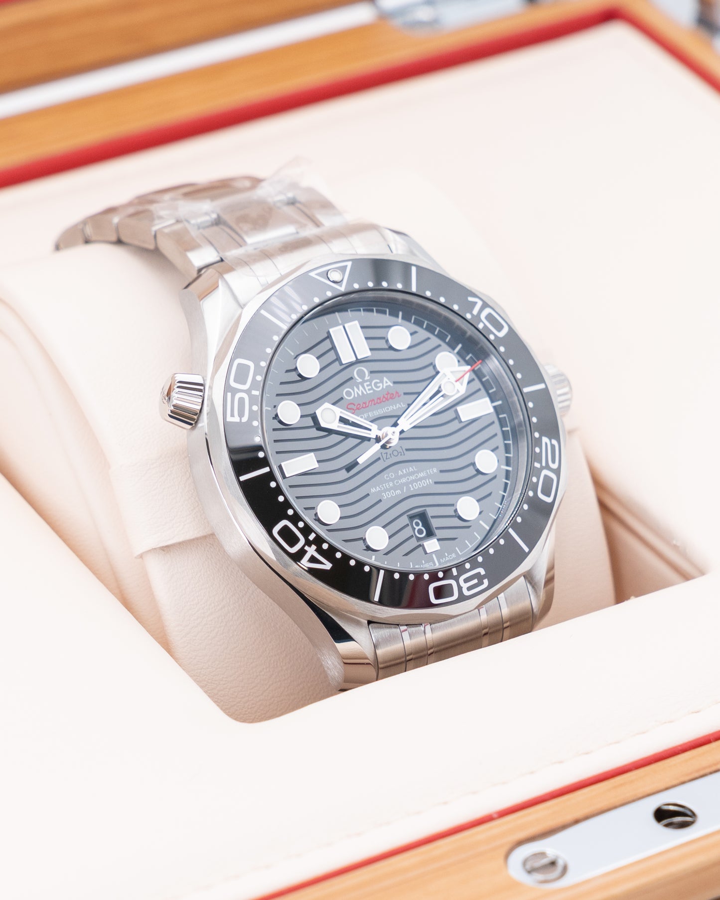 UNWORN WITH STICKERS 2025 Omega Seamaster Diver 300M 210.30.42.20.01.001 Black 2025