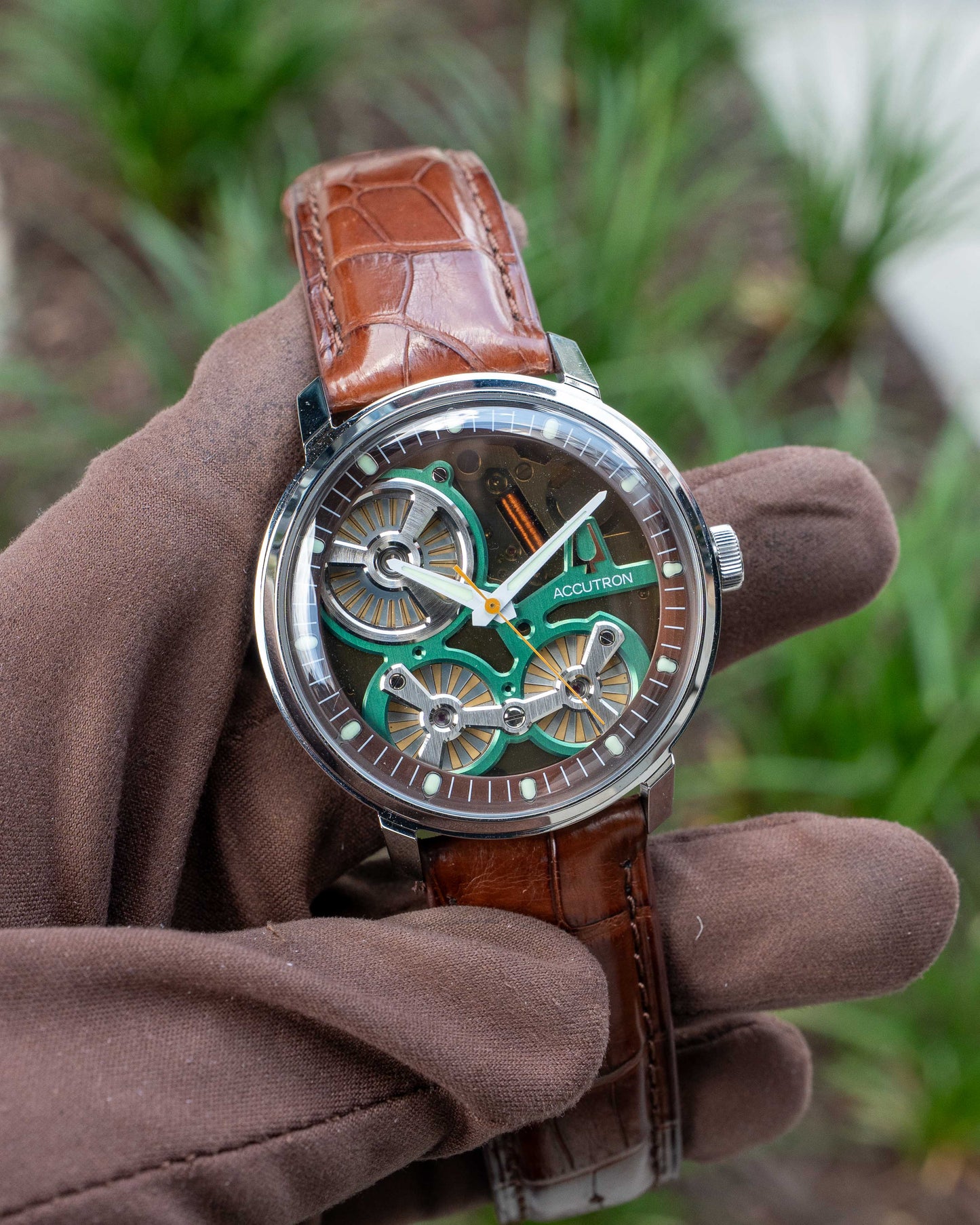 UNWORN Accutron Spaceview 2020 x La Palina Cigars 43.5mm 2ES6A007 Brown and Green Electrostatic [$5,250 RETAIL]