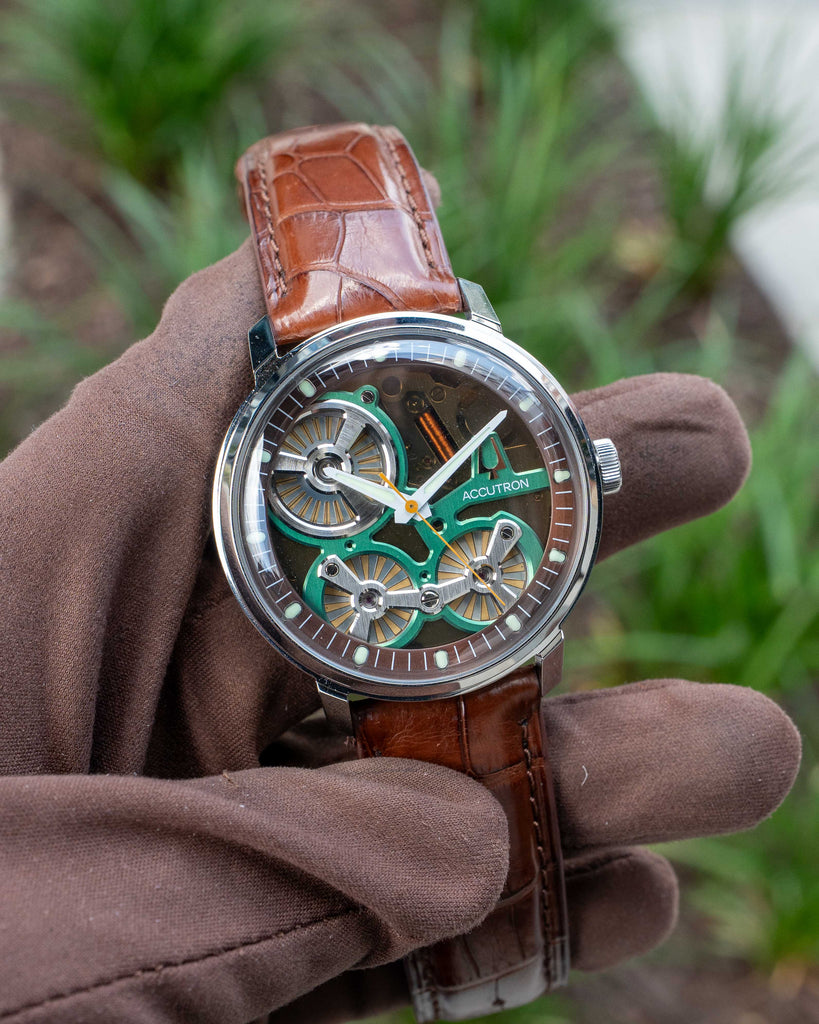 UNWORN Accutron Spaceview 2020 x La Palina Cigars 43.5mm 2ES6A007 Brown and Green Electrostatic [$5,250 RETAIL]