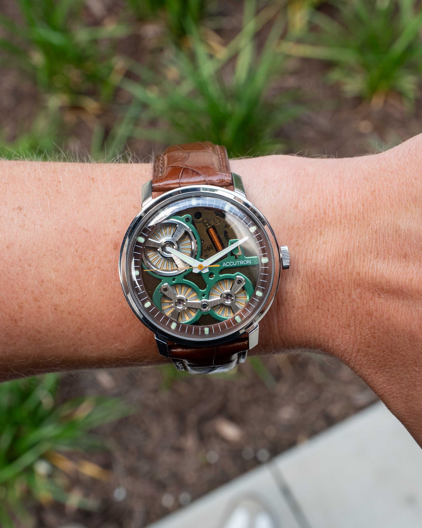 UNWORN Accutron Spaceview 2020 x La Palina Cigars 43.5mm 2ES6A007 Brown and Green Electrostatic [$5,250 RETAIL]