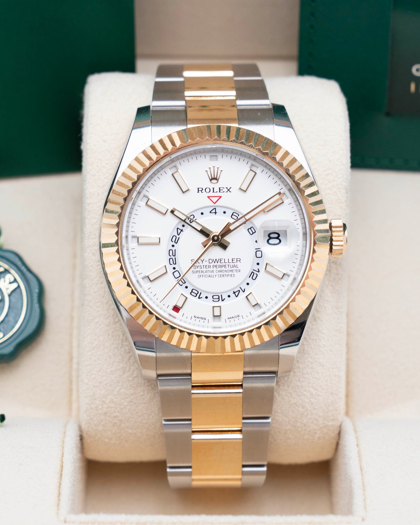 Rolex Skydweller 42mm 326933 Two Tone Yellow Gold White Dial 2021 (326933 wh)