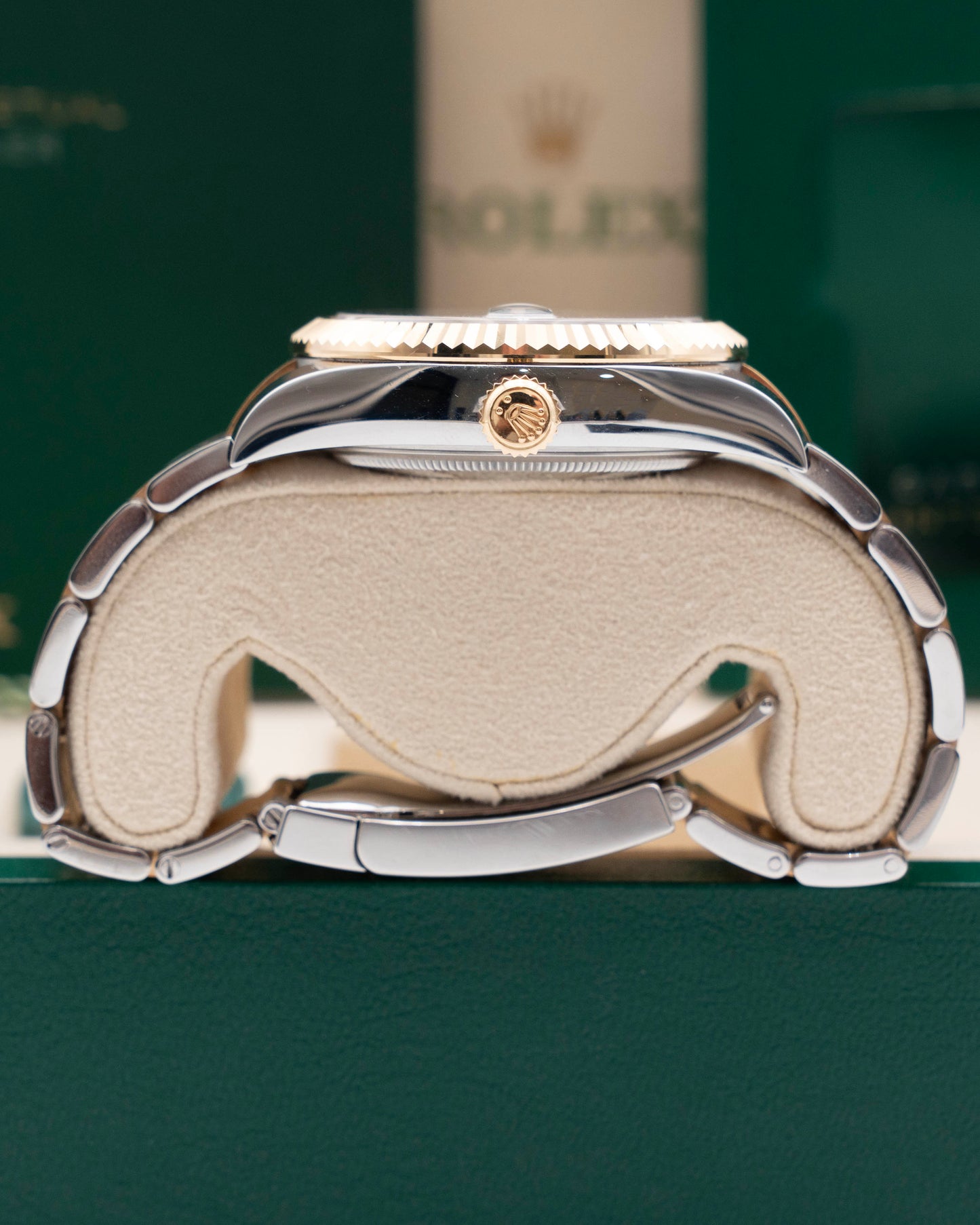 Rolex Skydweller 42mm 326933 Two Tone Yellow Gold White Dial 2021 (326933 wh)