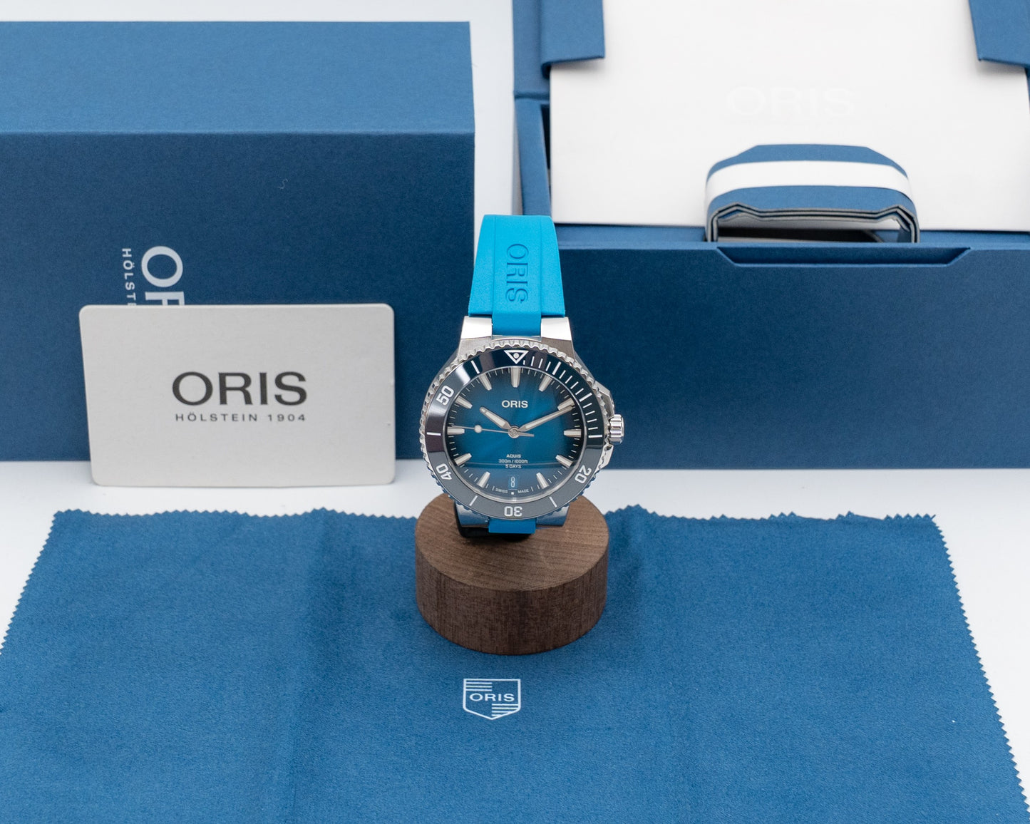 Oris Aquis Date 43.5mm 01 400 7790 4135  Cal. 400 Blue Dial