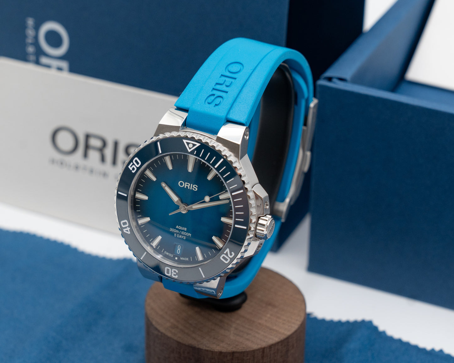 Oris Aquis Date 43.5mm 01 400 7790 4135  Cal. 400 Blue Dial