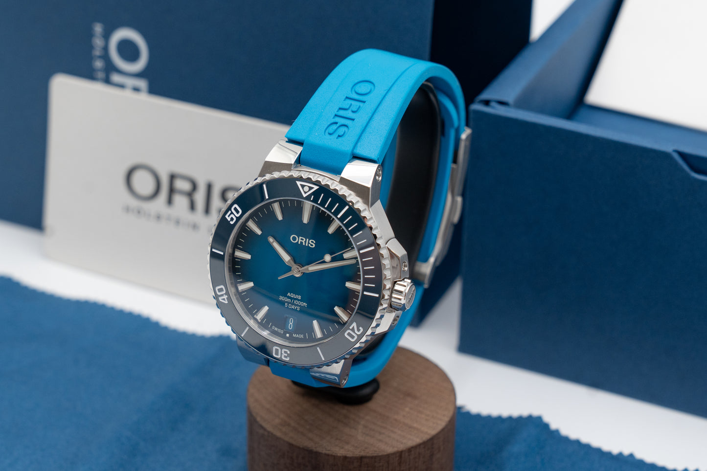 Oris Aquis Date 43.5mm 01 400 7790 4135  Cal. 400 Blue Dial