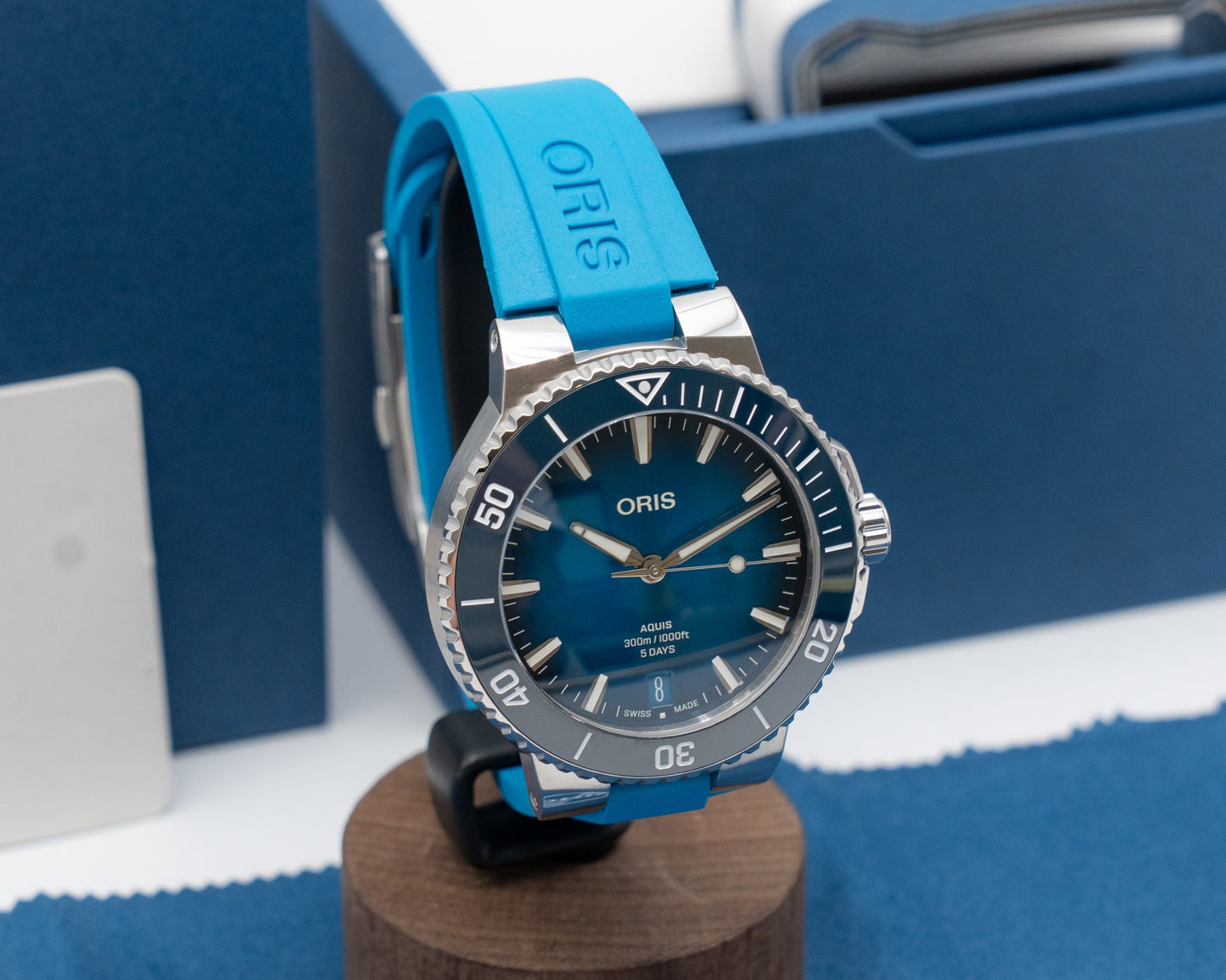 Oris Aquis Date 43.5mm 01 400 7790 4135  Cal. 400 Blue Dial