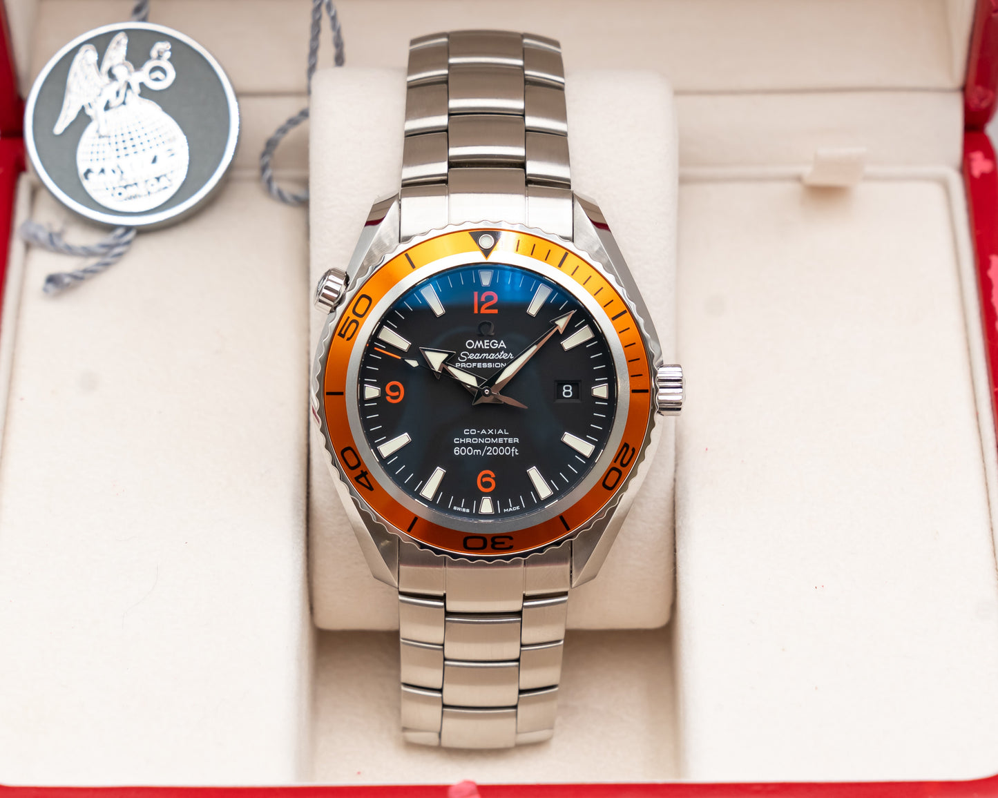 UNWORN Omega Seamaster Planet Ocean 600M 45.5mm 2208.50.00 Stainless Steel / Orange Co-Axial