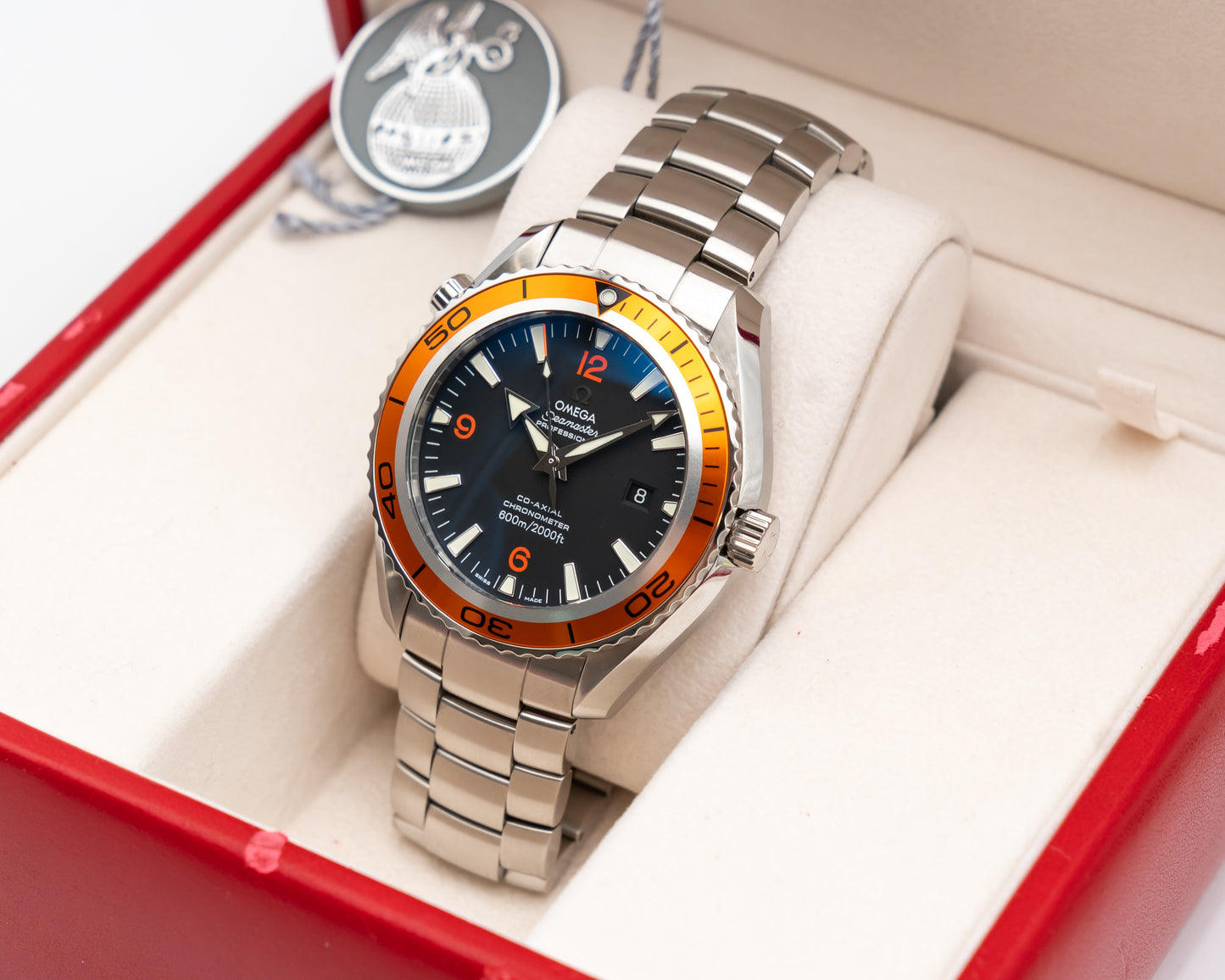 UNWORN Omega Seamaster Planet Ocean 600M 45.5mm 2208.50.00 Stainless Steel / Orange Co-Axial