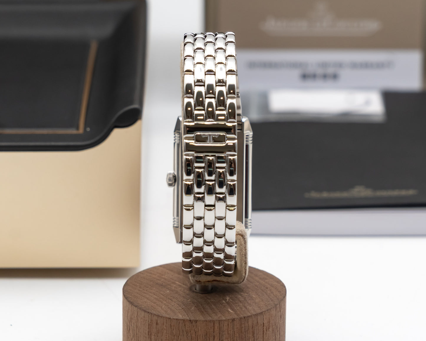 Jaeger LeCoultre Reverso Classique 40x24.4mm Q2548140 White Dial On Bracelet 2024