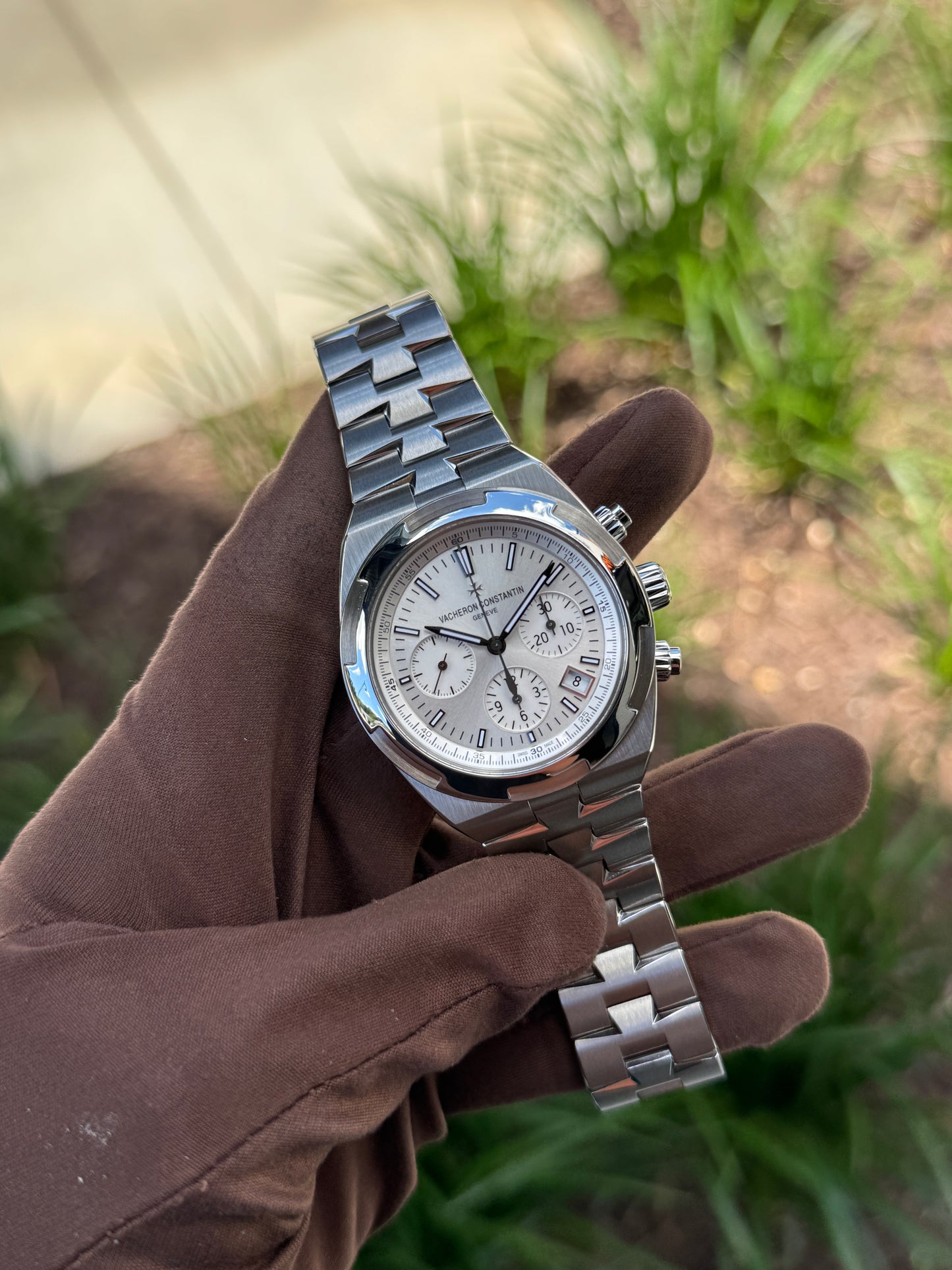 Vacheron Constantin Overseas Chronograph 42.5mm 5500V/110A-B075 Silver Dial 2017 [$32,400 RETAIL]