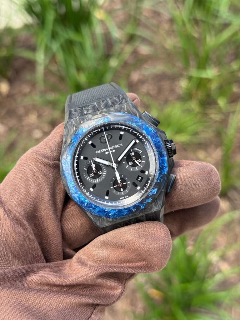 Girard Perregaux Laureato Absolute Wired 44mm 81060-36-694-FH6A Black and Blue Carbon 2022 [$20,900 RETAIL]