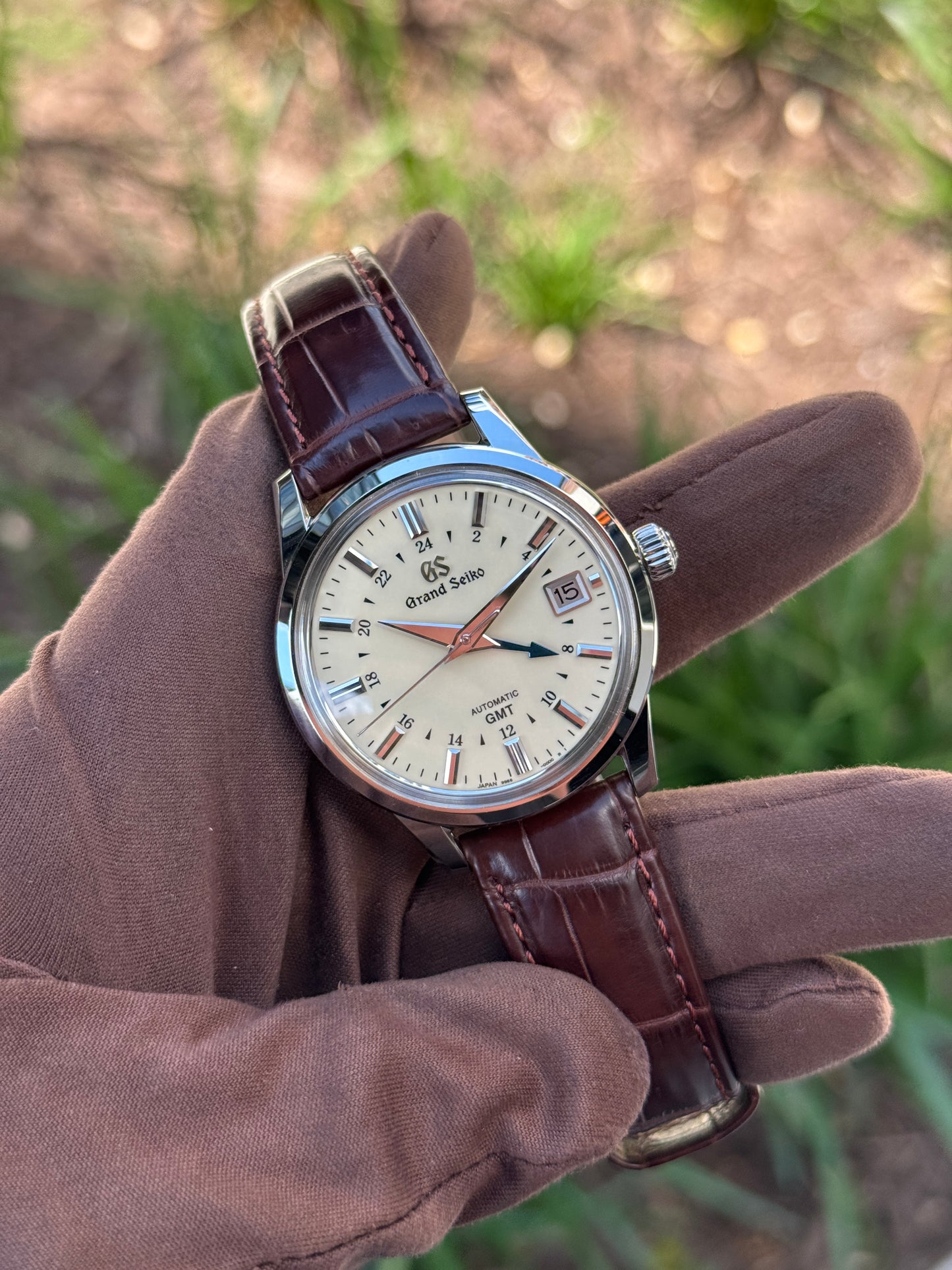 Grand Seiko Elegance Collection 39.5mm SBGM221 Ivory Cream 2025