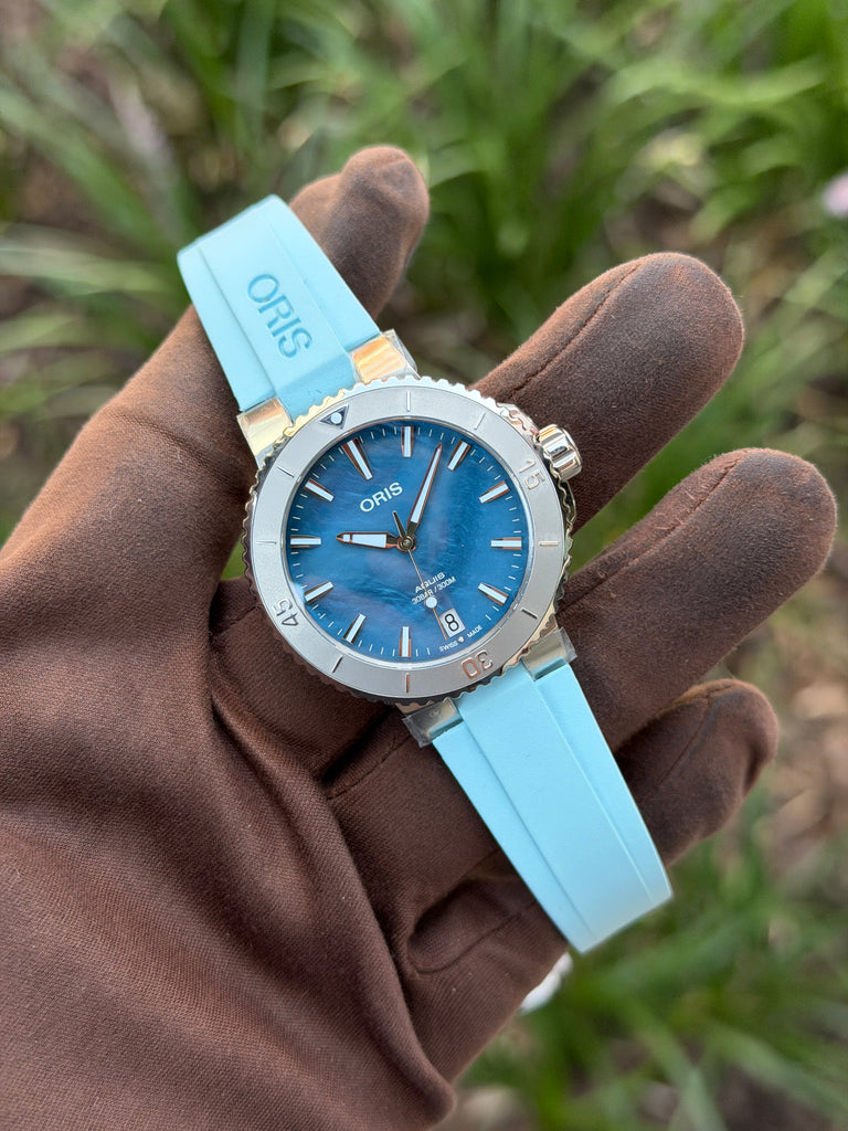 Oris Aquis Date 36.5mm 01 733 7770 4155-07 Blue Dial Blue Rubber