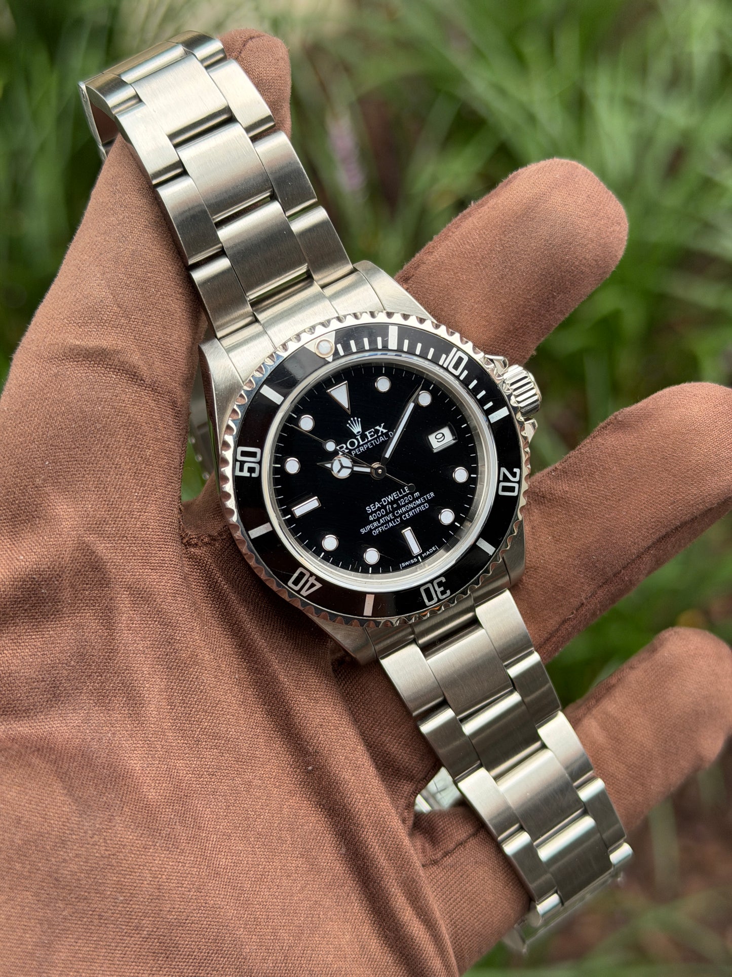 Rolex Seadweller 16600 40mm 4000ft Black No holes M serial 2008