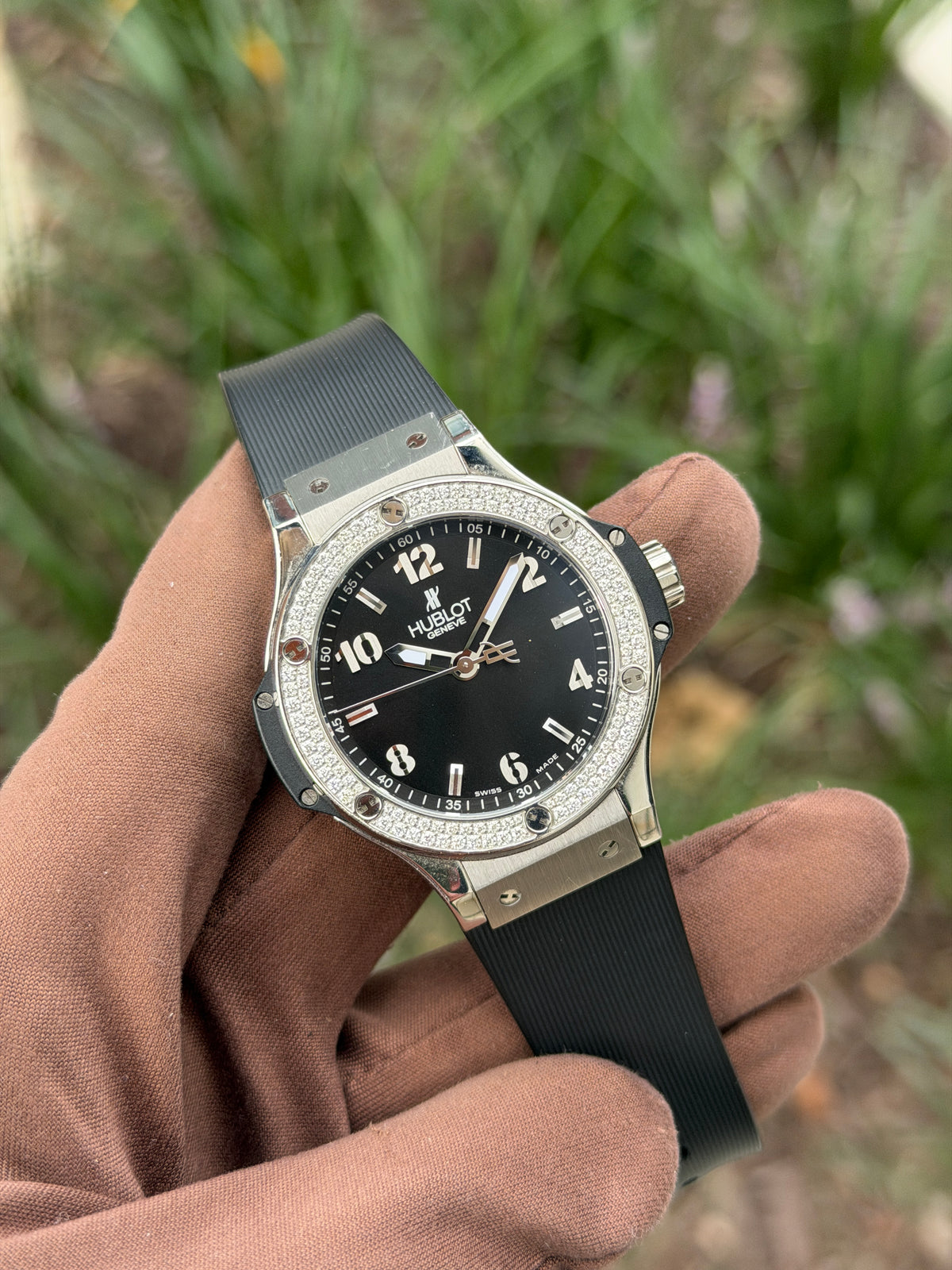 Hublot Big Bang 38  361.SX.1270.RX.1104 38mm Black Dial Diamond Bezel