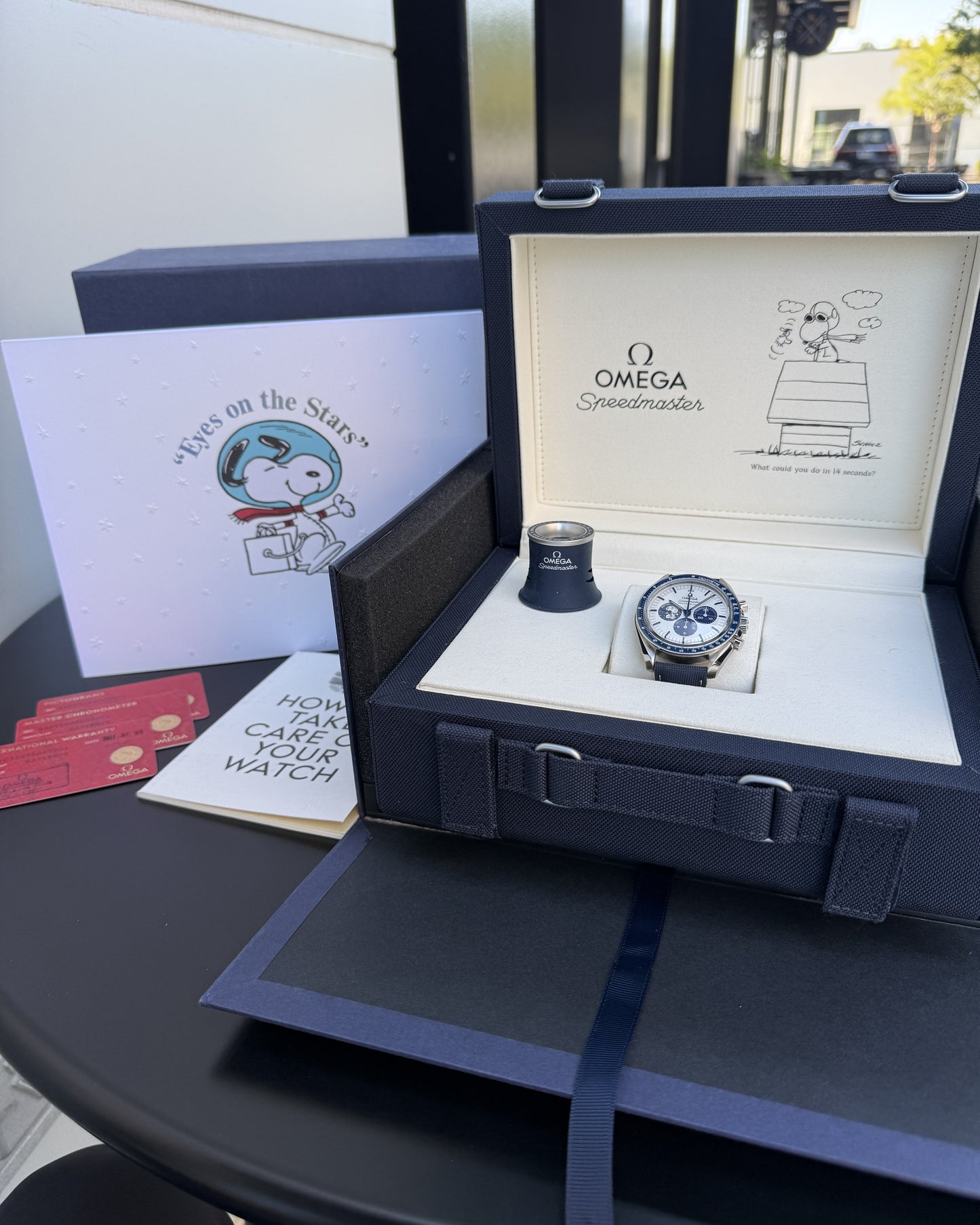 Omega Speedmaster Silver Snoopy Award 42mm 310.32.42.50.02.001 Co-axial Moonwatch 2022