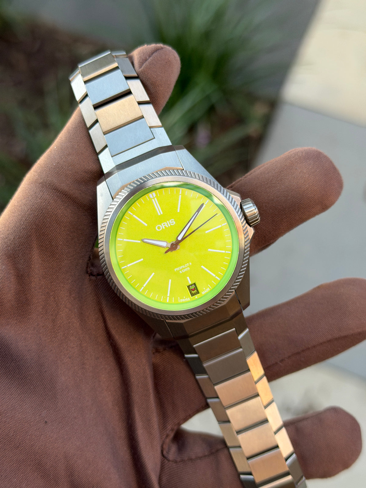 UNWORN STICKERED Oris ProPilot X Kermit Edition 39mm Green Dial Titanium [$5,100 RETAIL]
