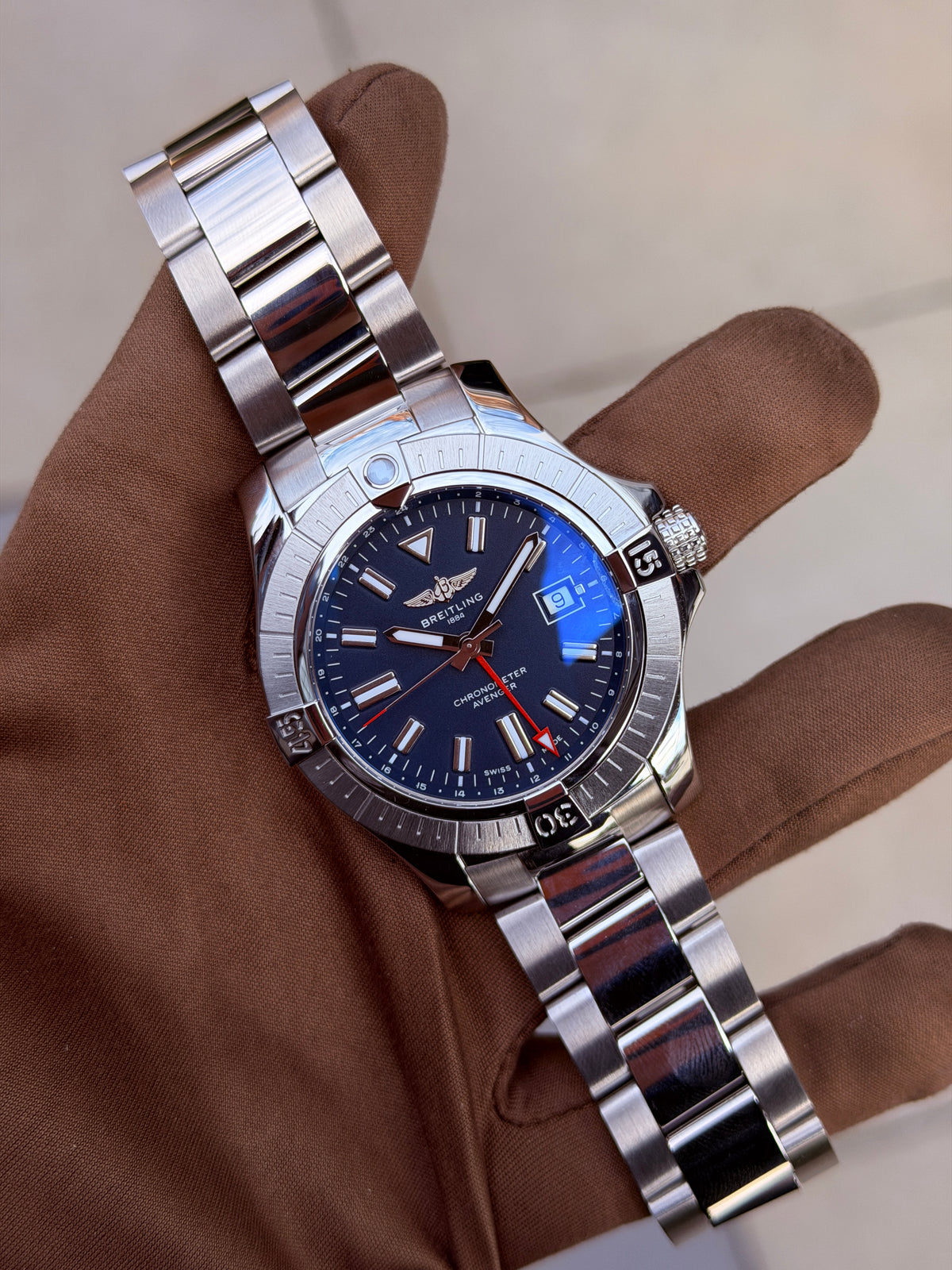 Breitling Avenger 43mm A32397101B1A1GMT