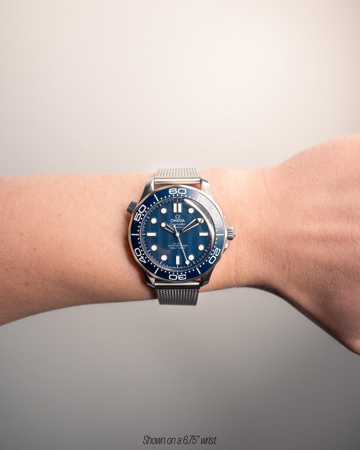 UNWORN Omega Seamaster Diver 300 M 210.30.42.20.03.002 Co Axial Master Chronometer James Bond Edition Blue 2024 42mm