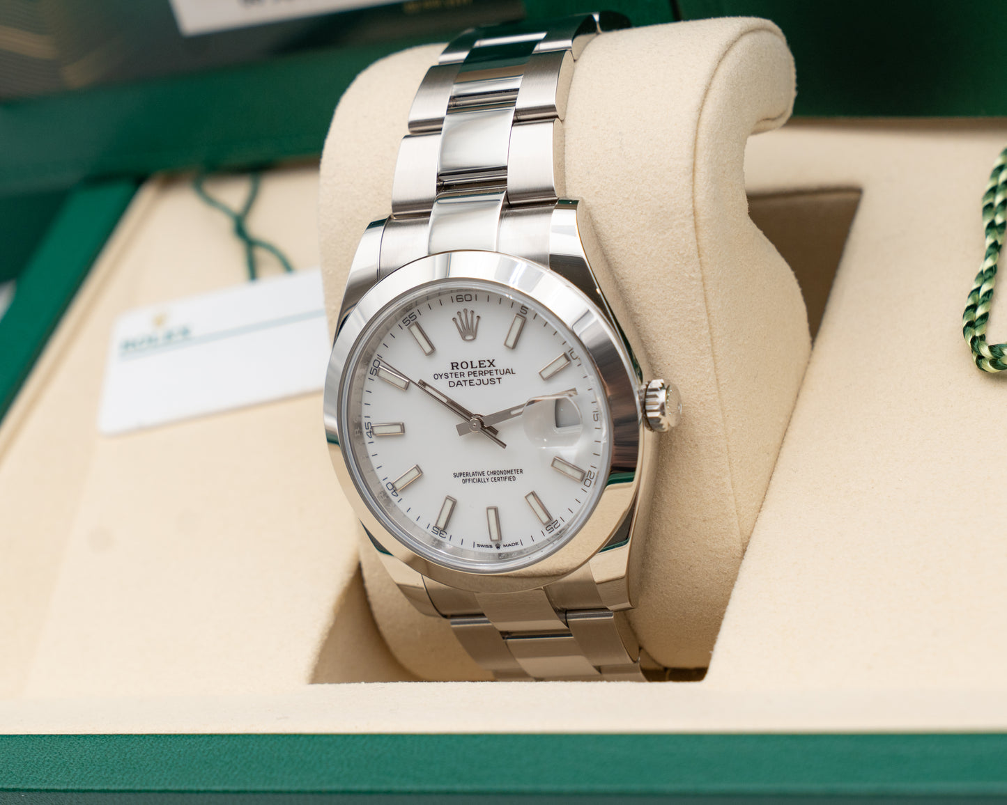 Rolex Datejust 41mm 126300 White Index Smooth on Oyster 2026