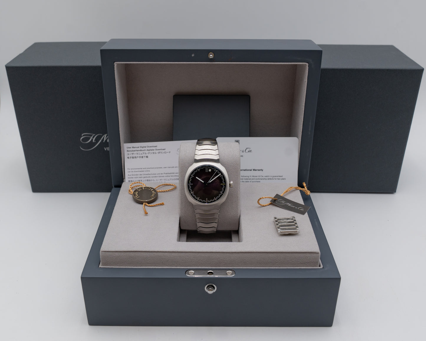 H. Moser & Cie Streamliner Centre Seconds Purple Haze 40mm 6201 2025