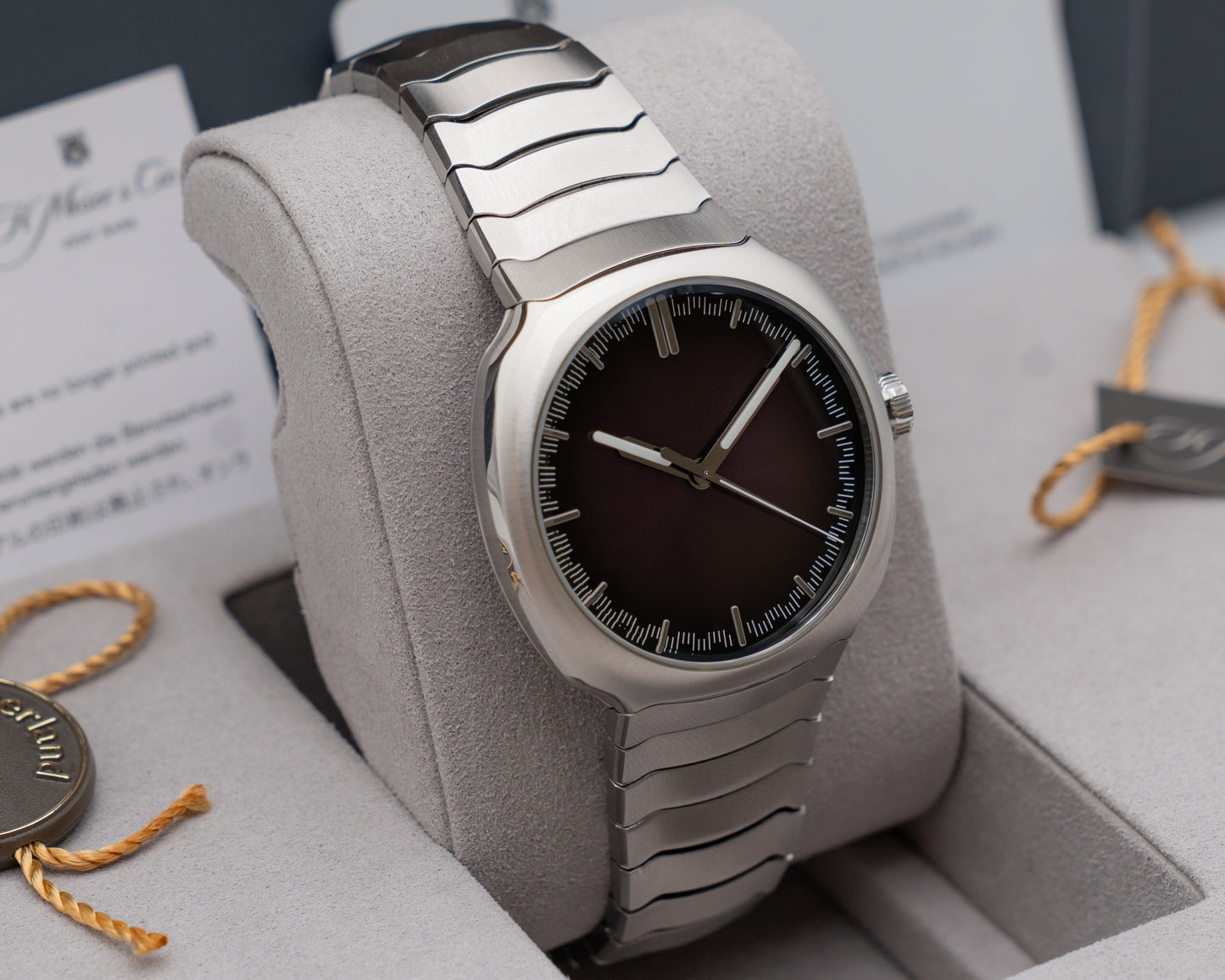 H. Moser & Cie Streamliner Centre Seconds Purple Haze 40mm 6201 2025
