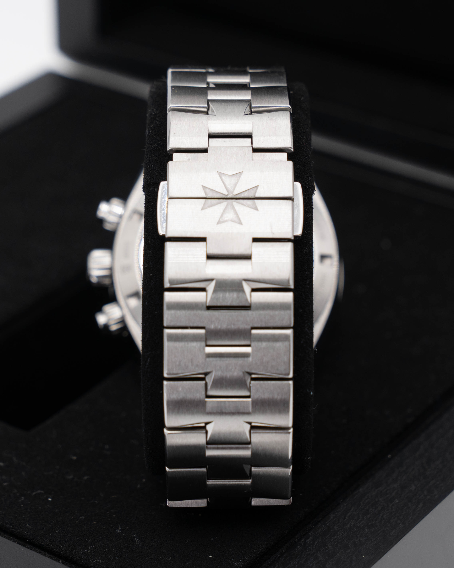 Vacheron Constantin Overseas Chronograph 42.5mm 5500V/110A-B075 Silver Dial 2017