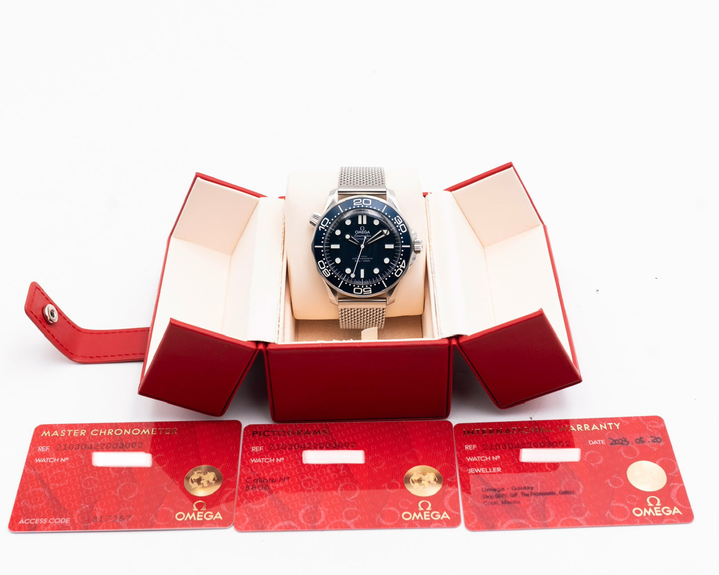Omega Seamaster Diver 300M Master Co-Axial 42mm 210.30.42.20.03.002 James Bond 60th Anniversary 2023