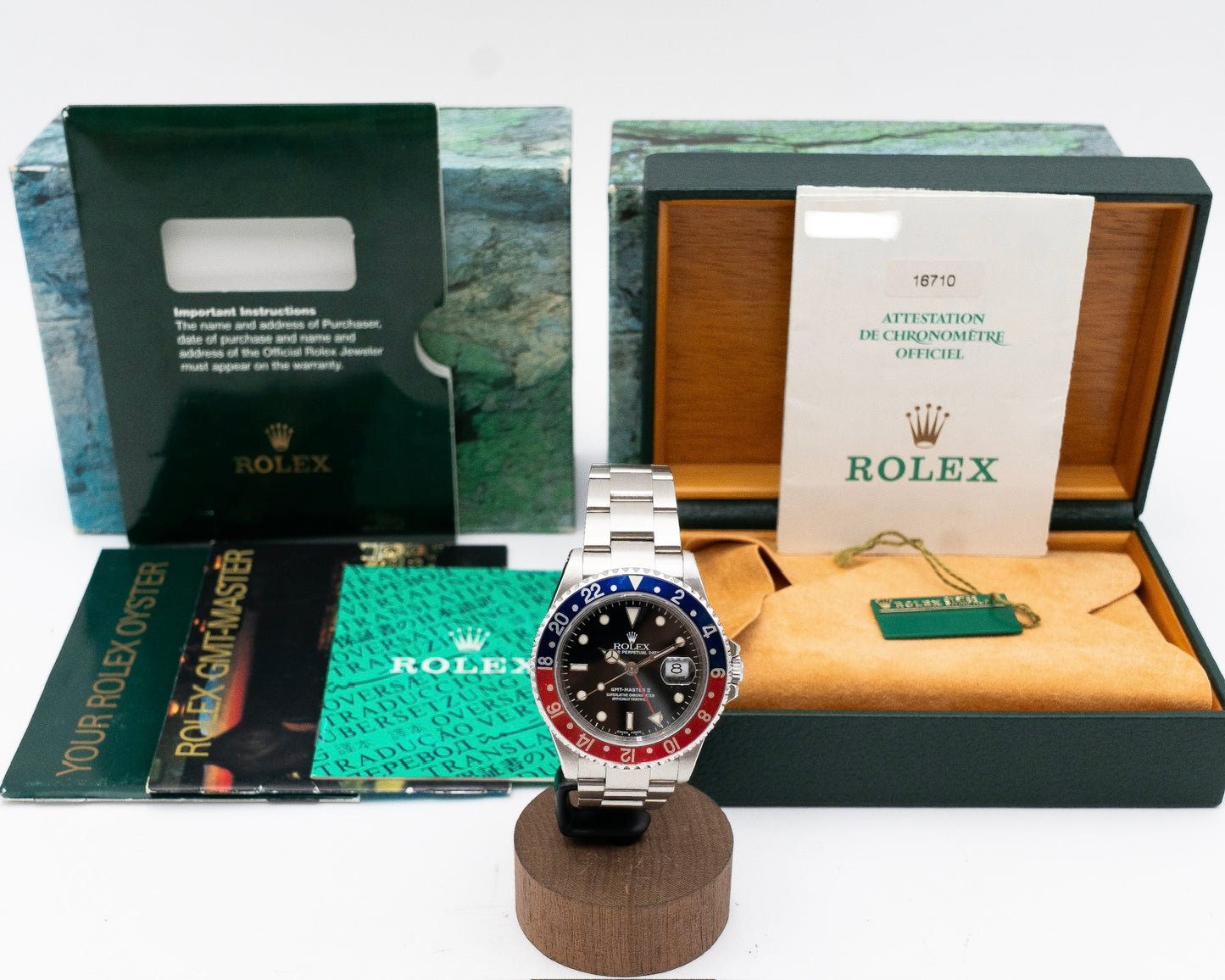 Rolex GMT Master II 40mm 16710 Pepsi Oyster Full Set 2002