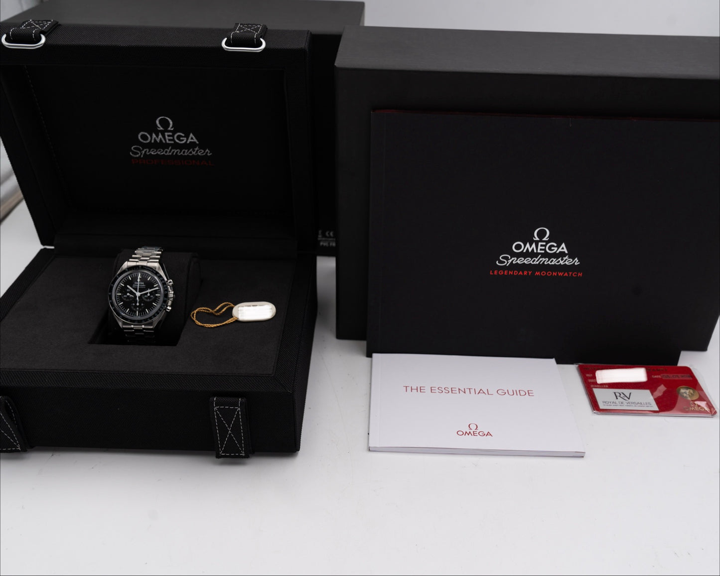 UNWORN STICKERED Omega Speedmaster Moonwatch 42mm 31030425001002 Sapphire Sandwich Black dial 2026