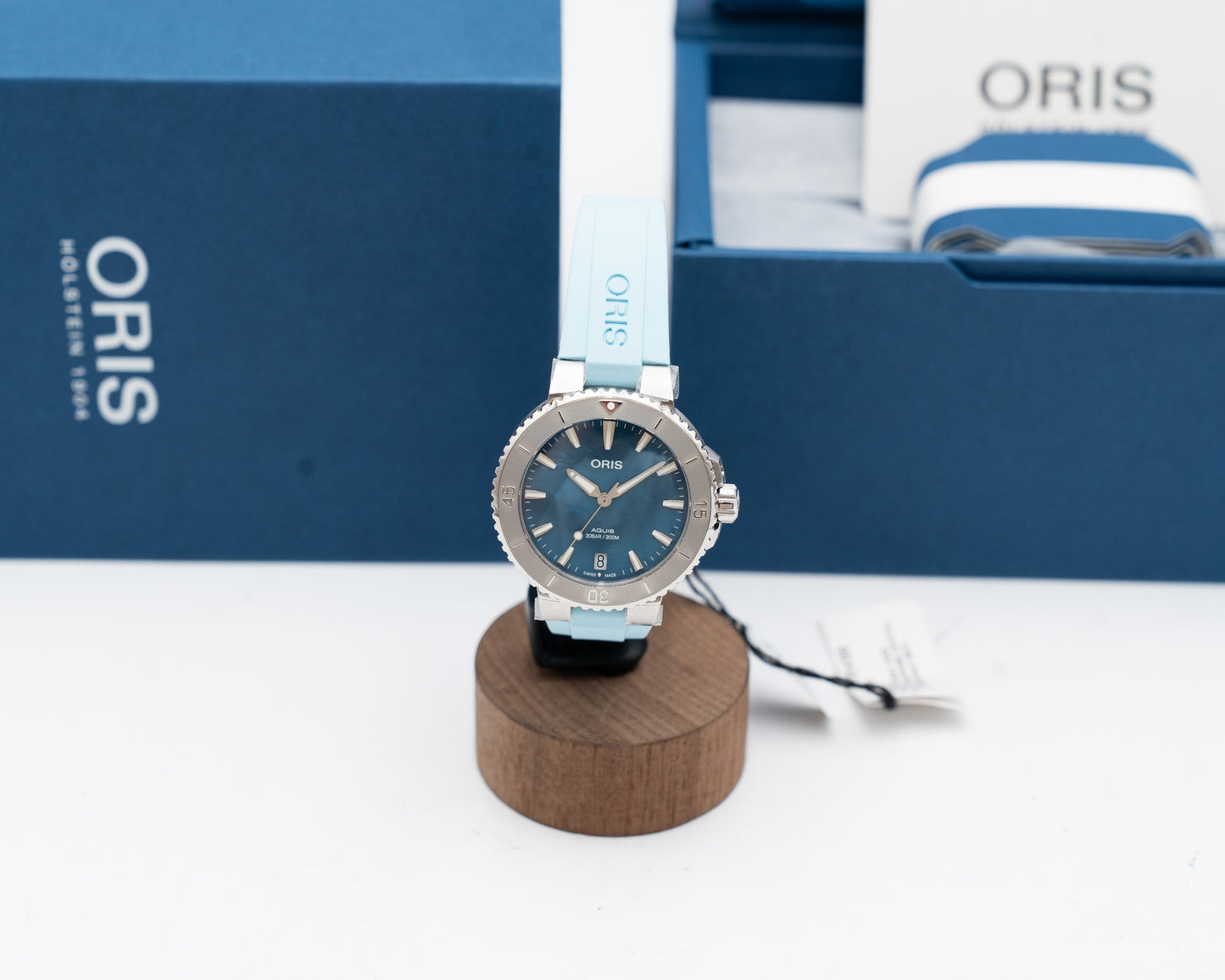 Oris Aquis Date 36.5mm 01 733 7770 4155-07 Blue Dial Blue Rubber