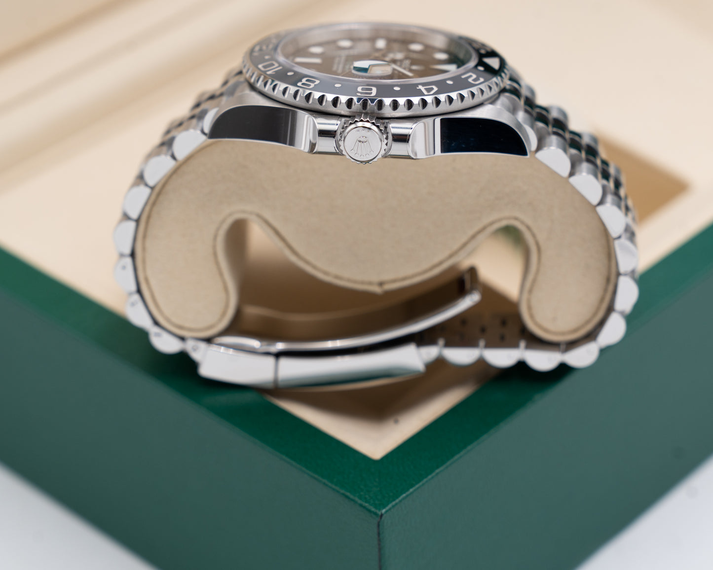UNWORN STICKERED Rolex GMT-Master II 40mm 126710GRNR Bruce Wayne Jubilee 2026