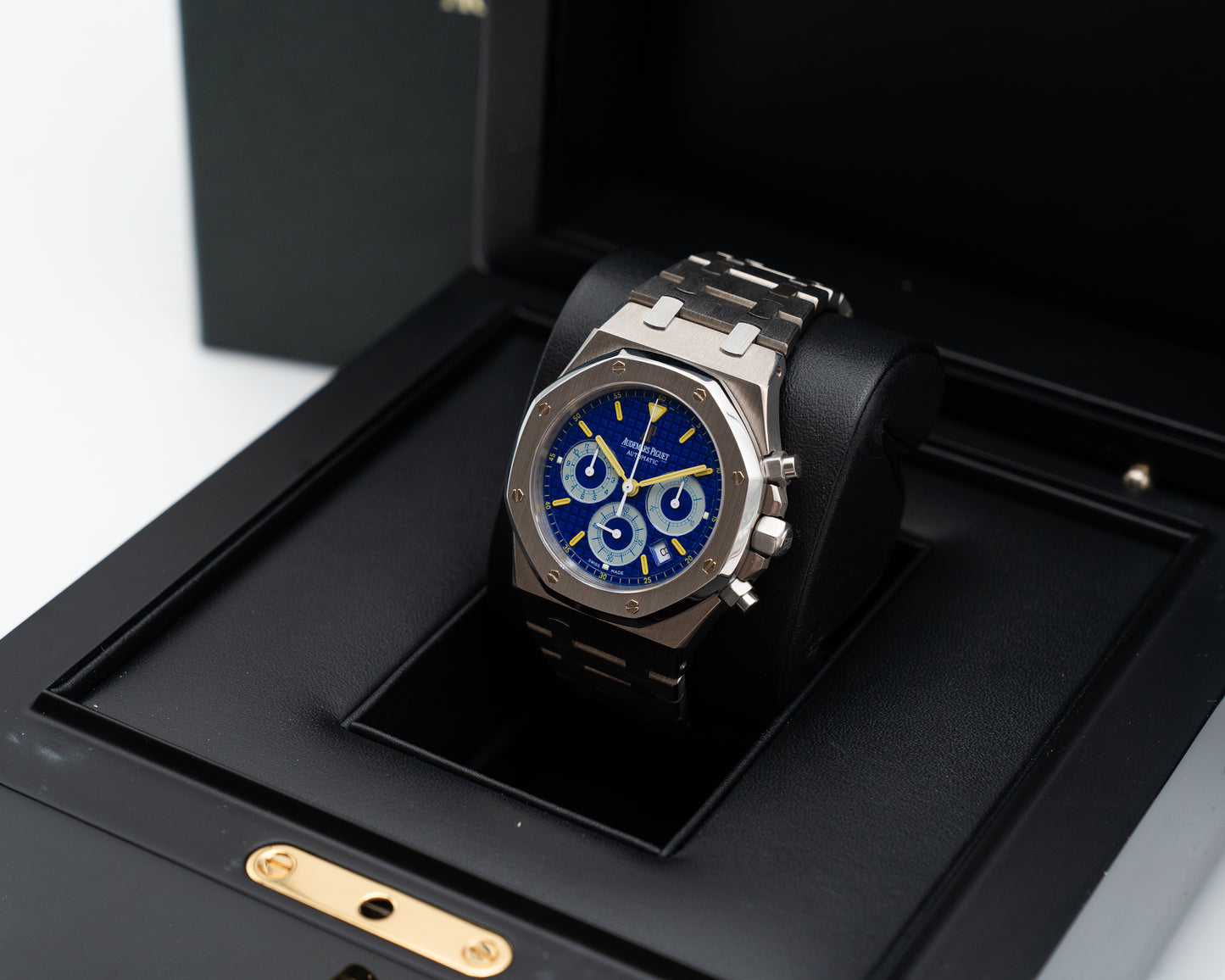 Audemars Piguet Royal Oak 39mm 25860IS.OO.1110ST.04 Chrono City of Sails E-Serial