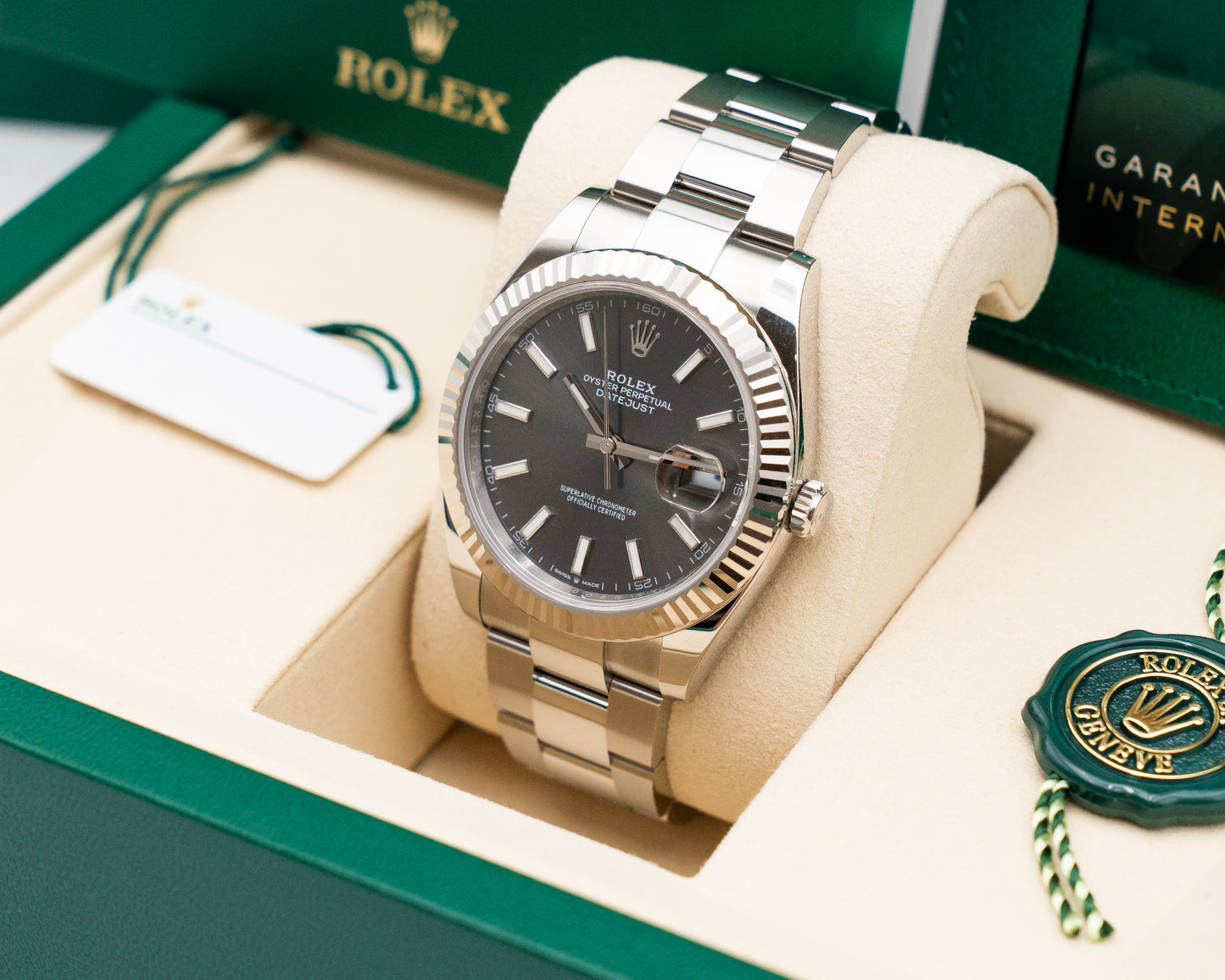 Rolex Datejust 41mm 126334 Gray Dail Fluted Oyster 2026