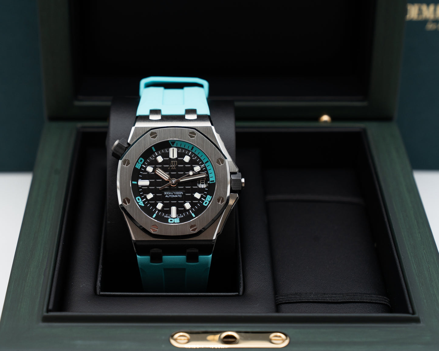 Audemars Piguet Royal Oak Offshore Selfwinding Diver 42MM 15720ST.OO.A355CA.01 Tiffany Blue  (15720ST.OO.A355CA.01)