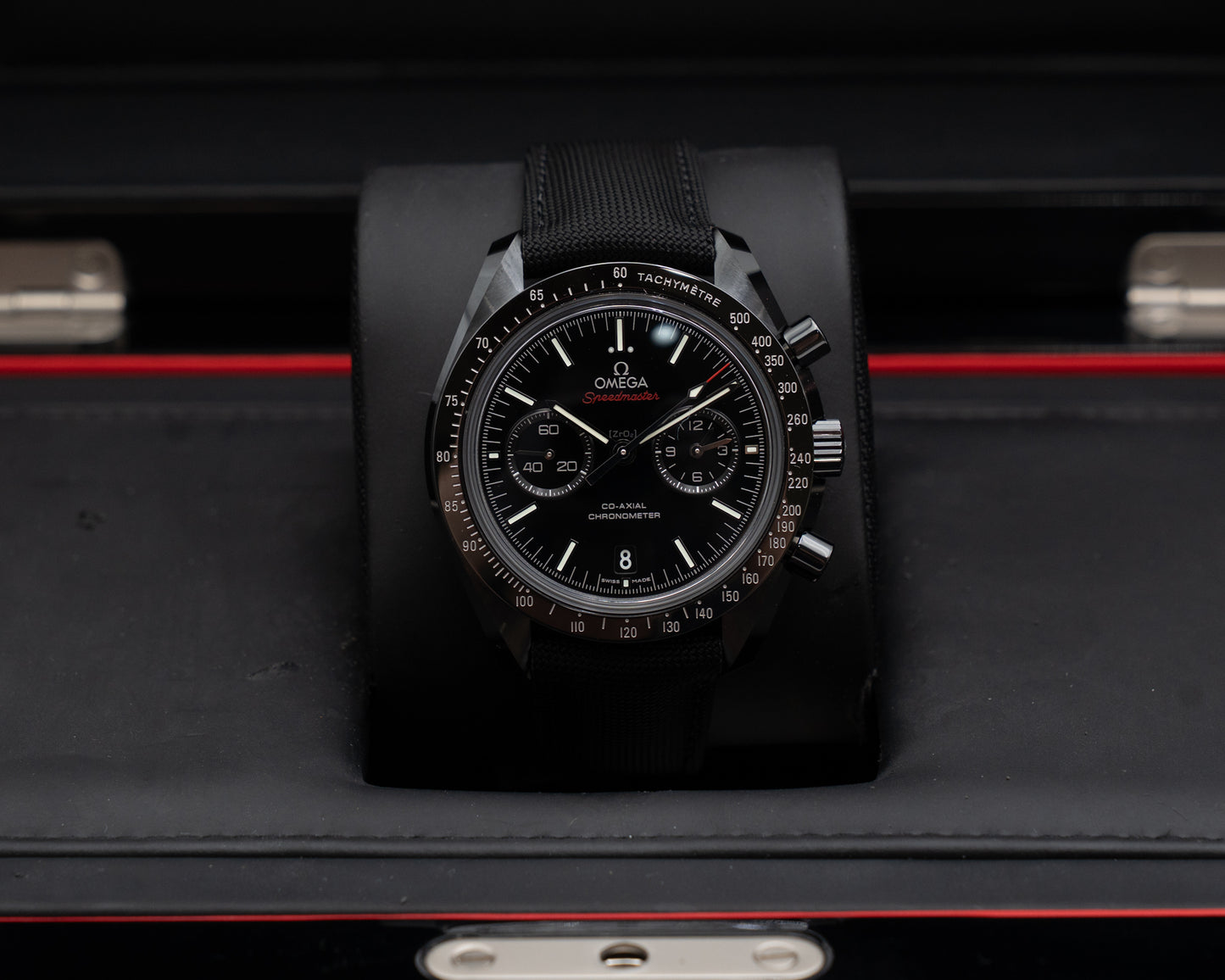 UNWORN Speedmaster Moonwatch 311.92.44.51.01.003 Dark Side of the Moon Ceramic