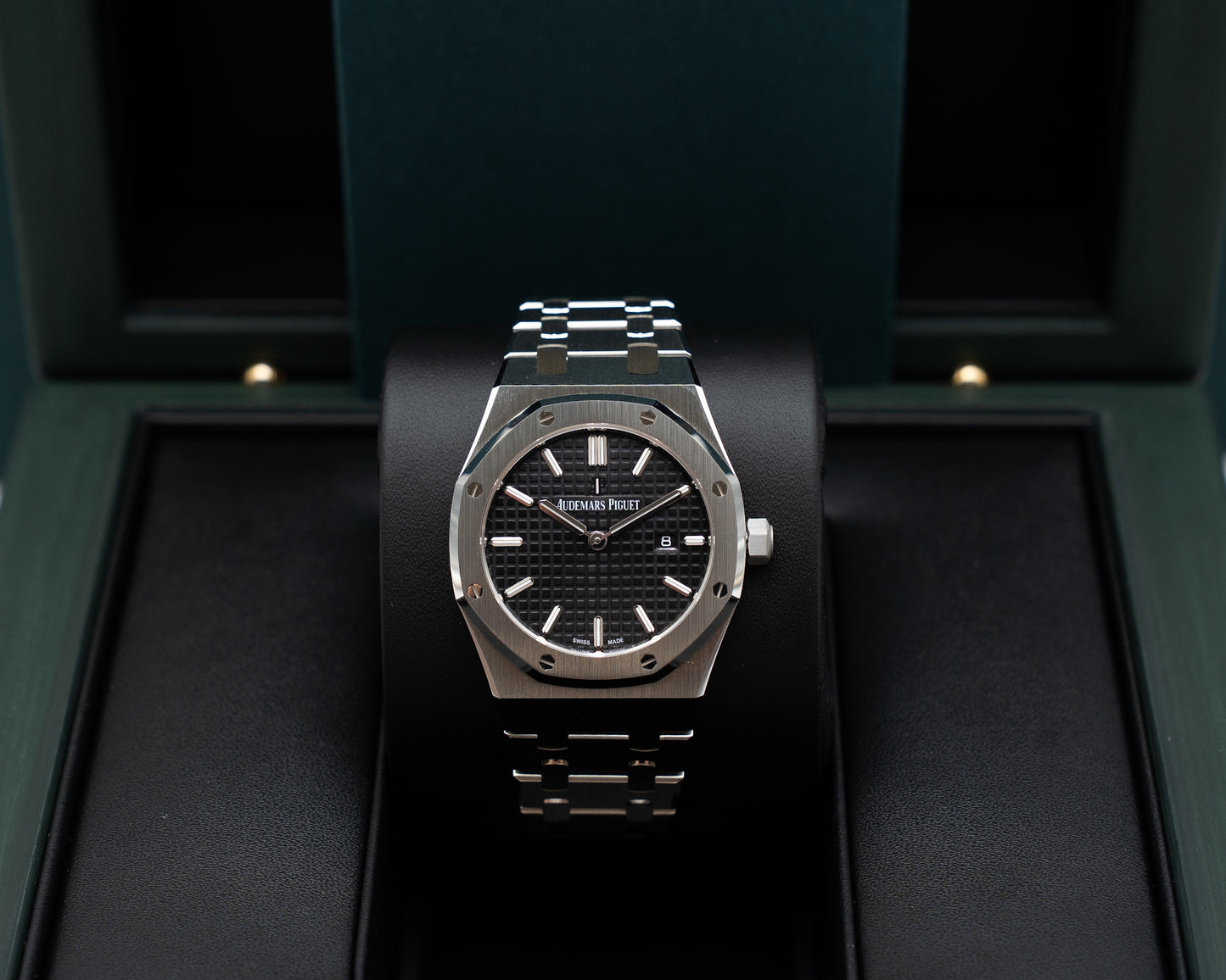 UNWORN Audemars Piguet Royal Oak Quartz 67650st 33mm Black Dial 2026