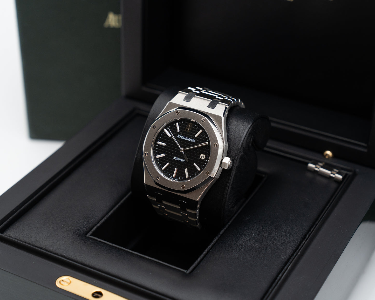 Audemars Piguet Royal Oak 39mm 15300st Black Dial Stainless Steel  (15300st.oo.1220st.03)